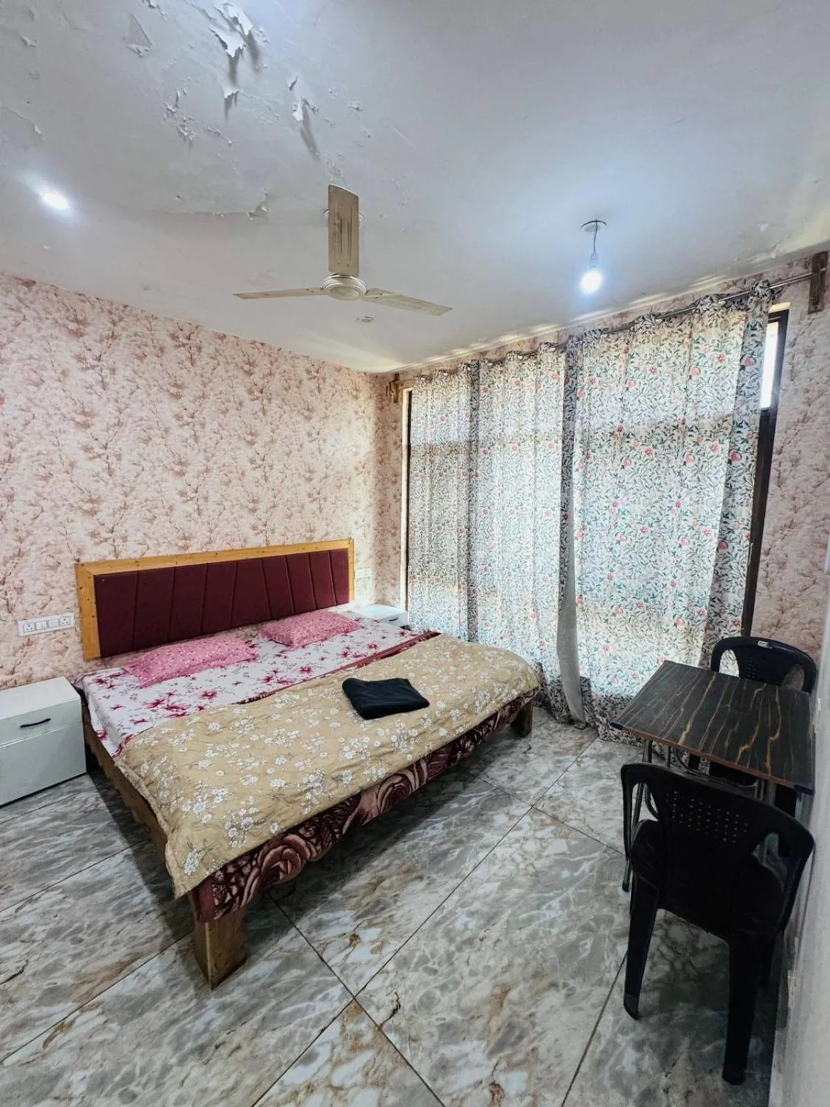 Bed in Lakes and peaks