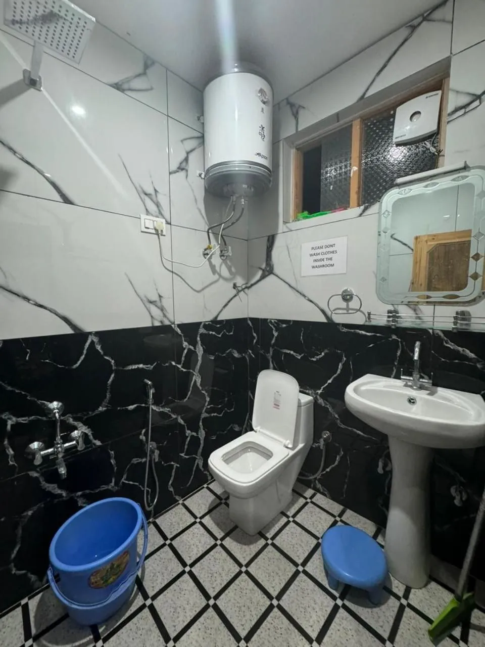 Shower in Lakes and peaks