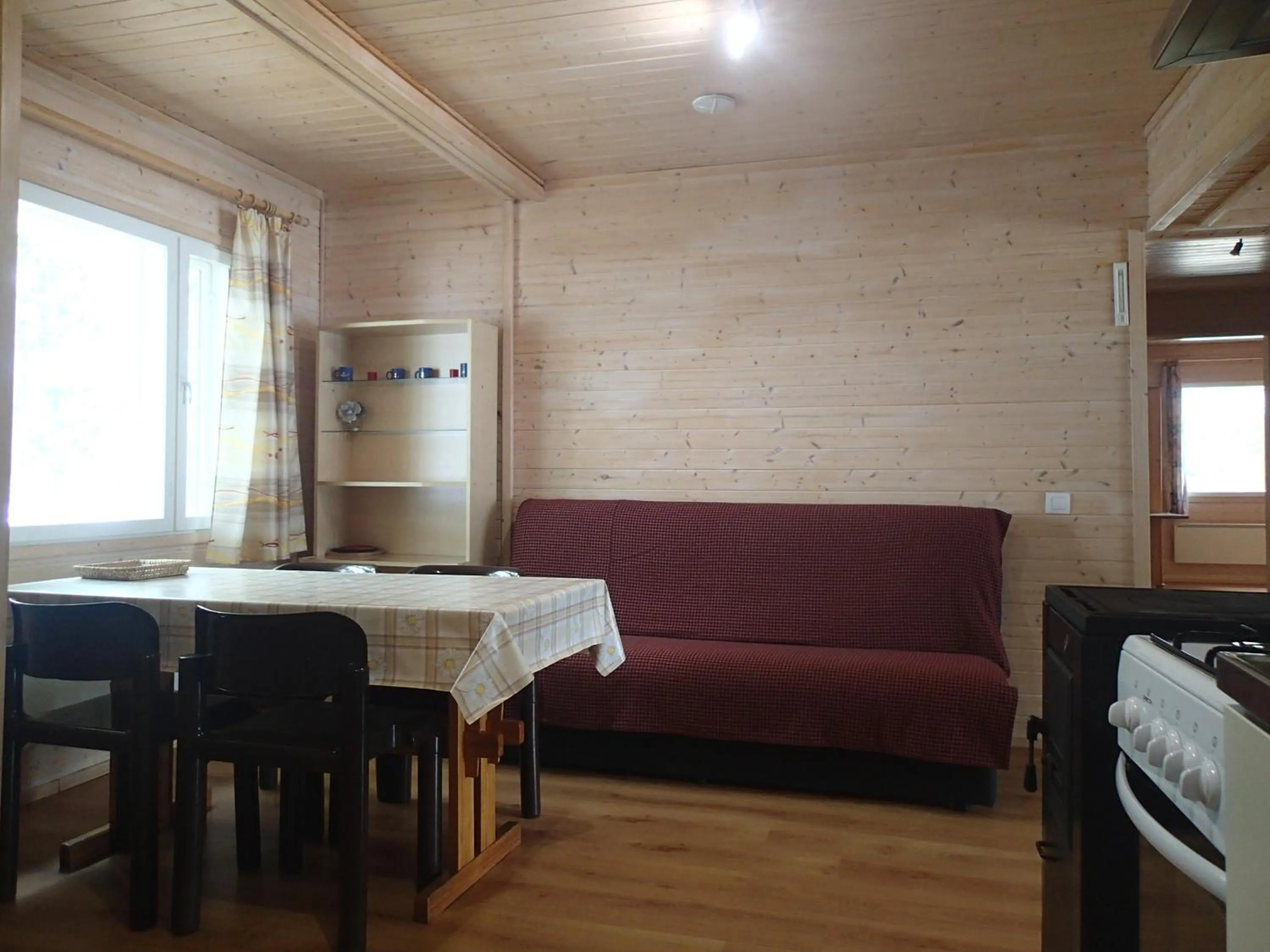 Dining area in Lomasaaret Cottages