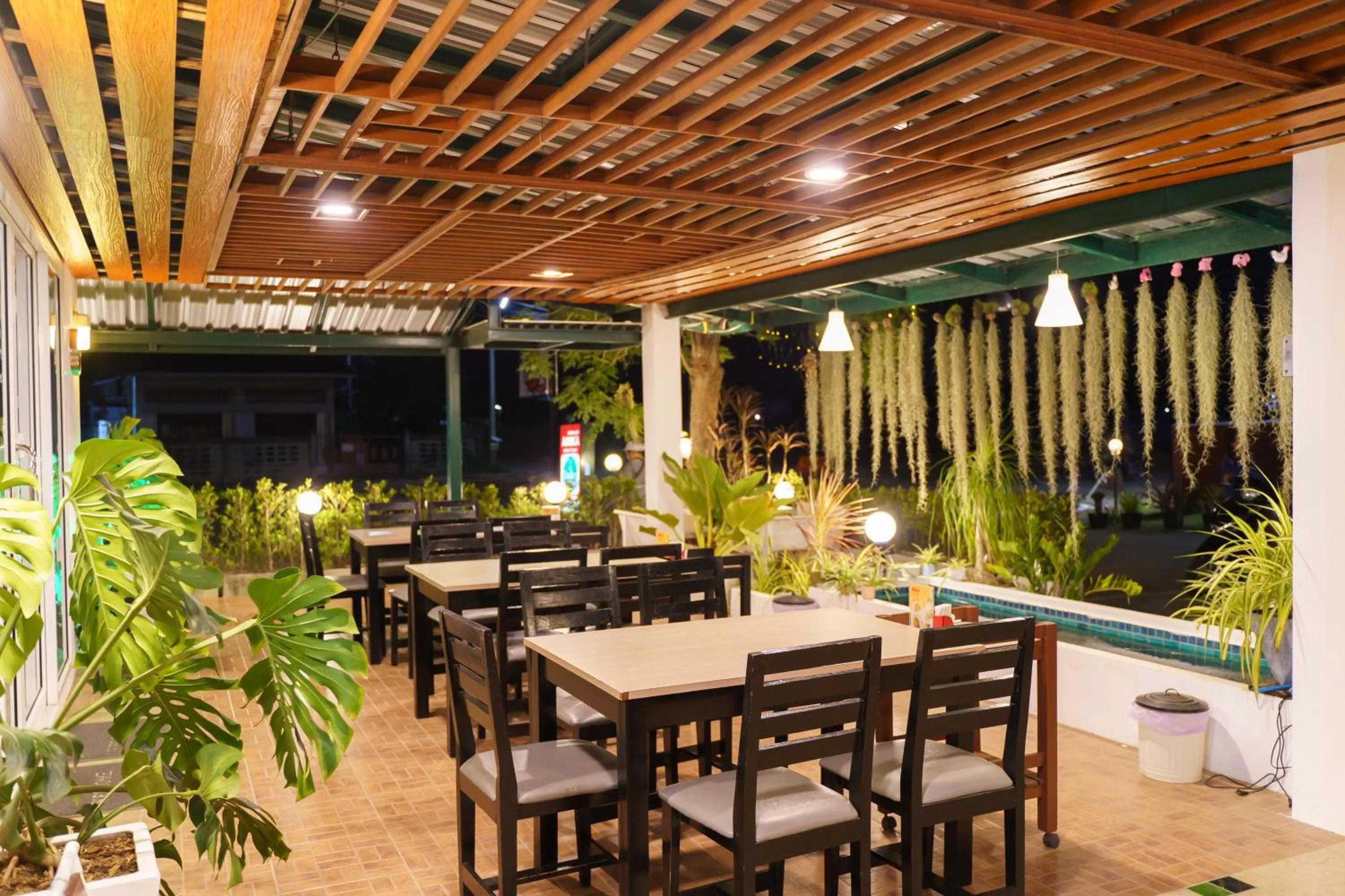 Restaurant/places to eat in Anika boutique - อัณณิกา บูทีค