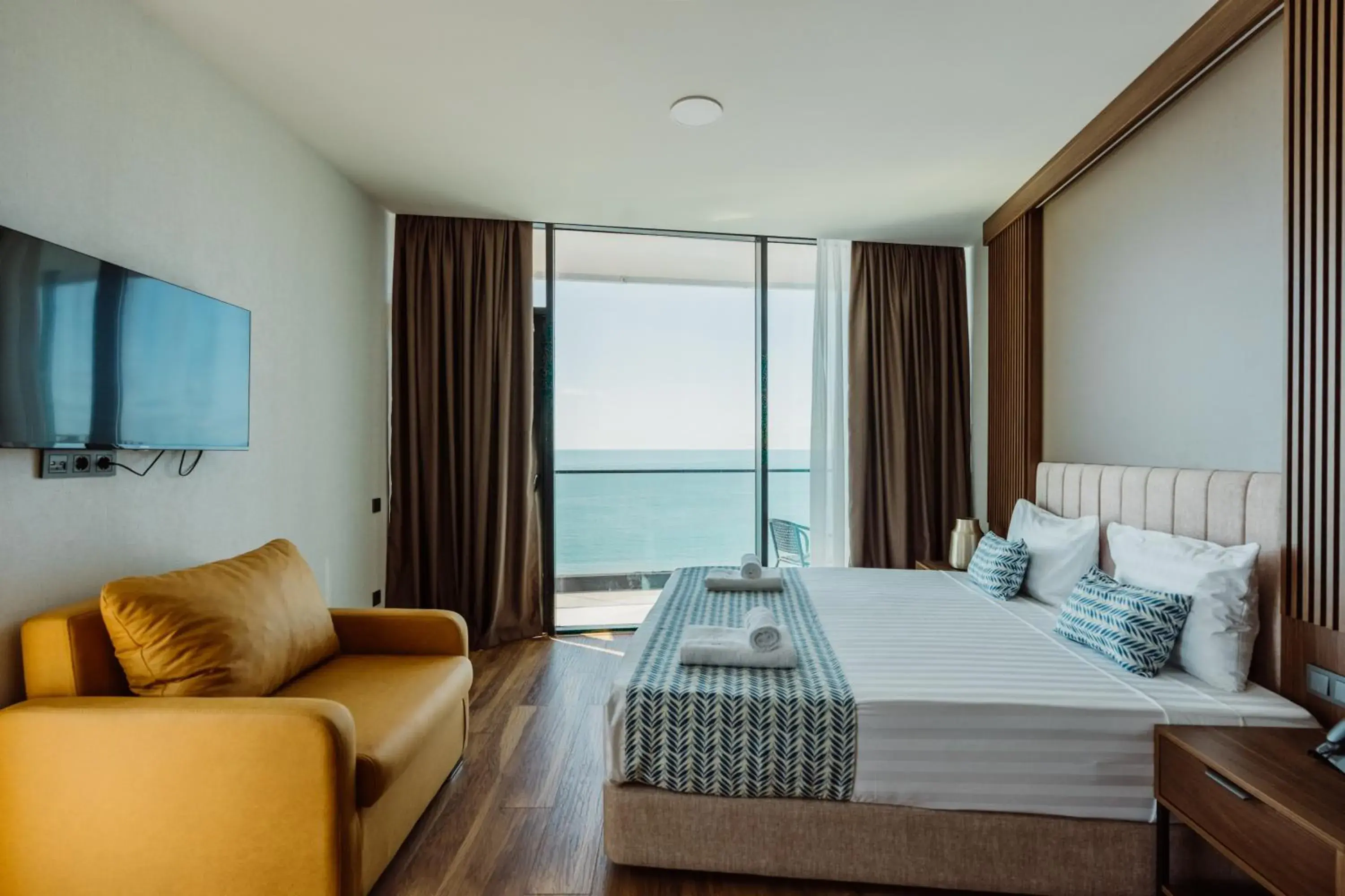Deluxe Double Room with Sea View in Hotel Navi Deluxe Double Room with Sea View in Hotel Navi
