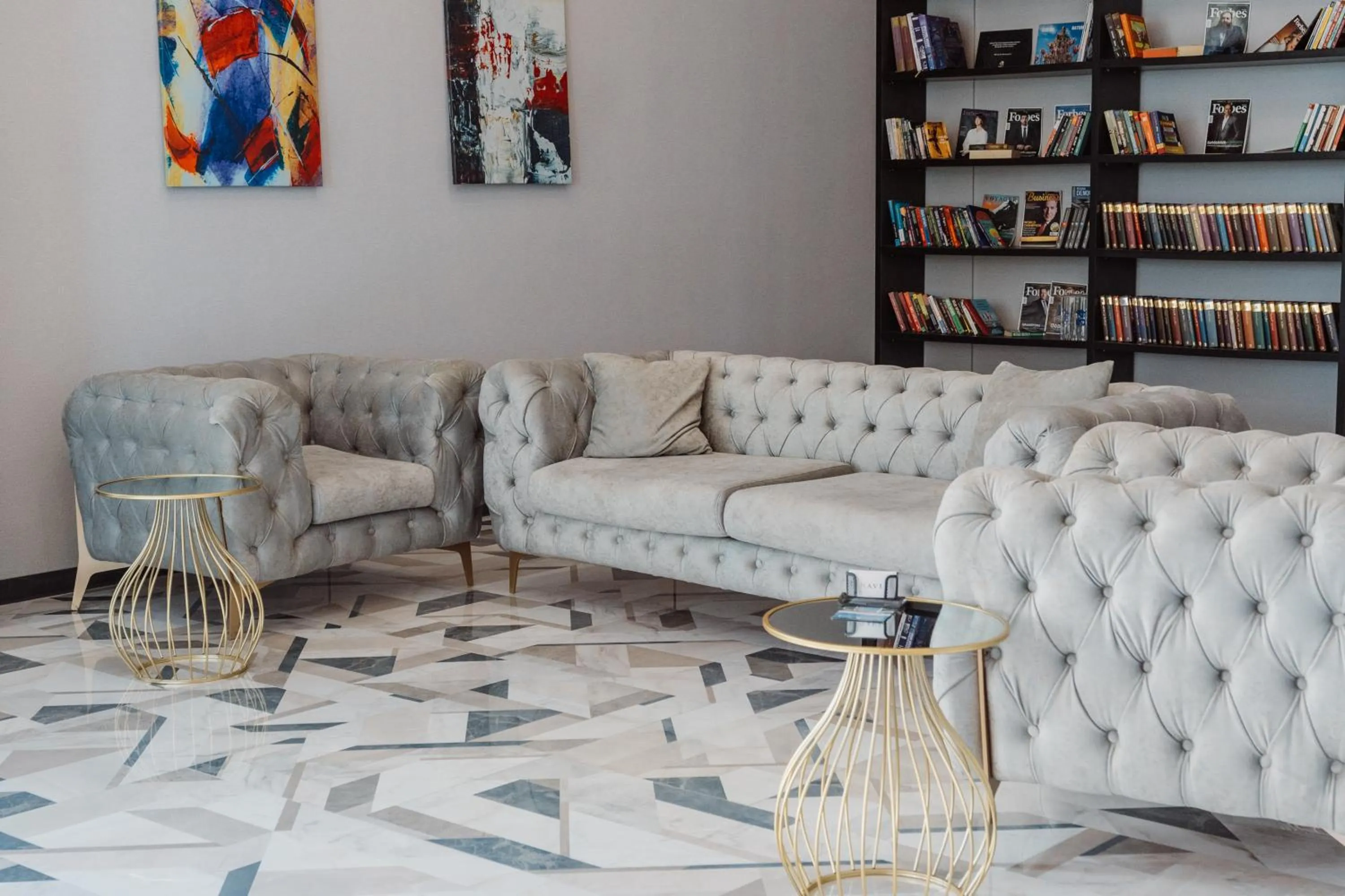 Library in Hotel Navi