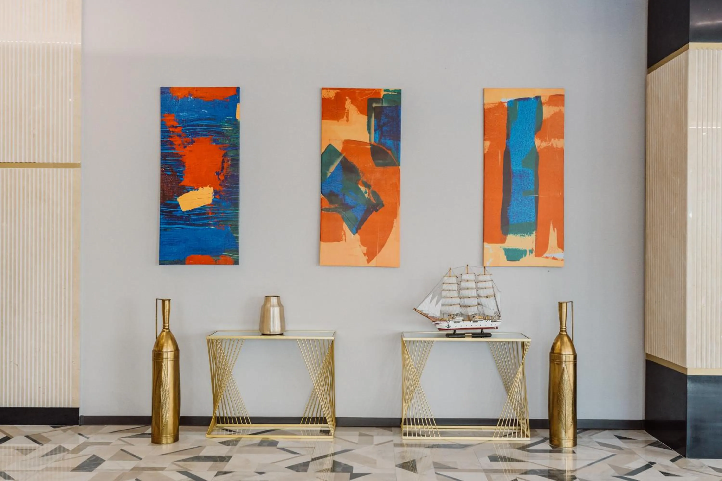 Decorative detail in Hotel Navi