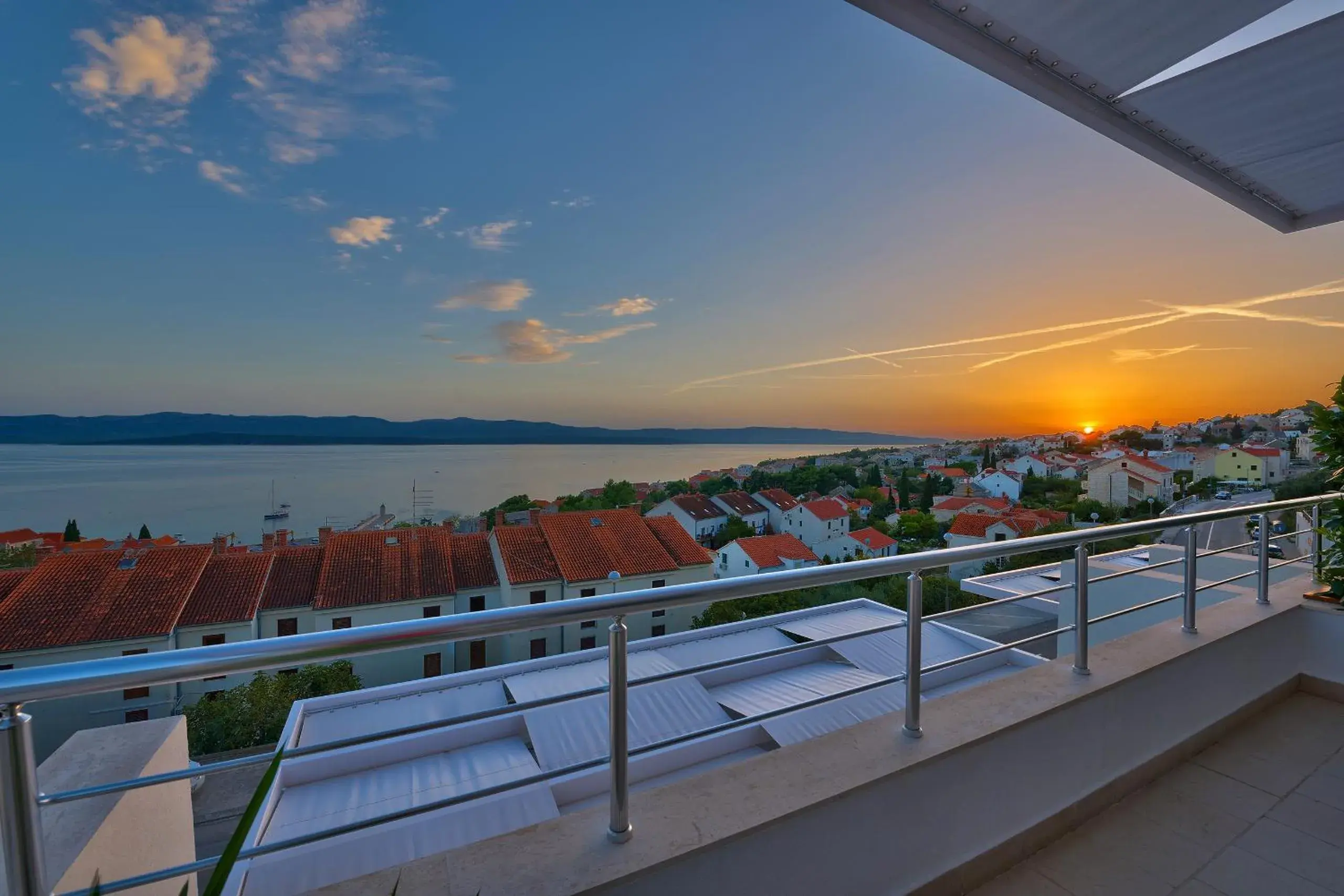 Duplex Two-Bedroom Apartment with Terrace and Sea View in Apartments Villa Azzurra Bol Duplex Two-Bedroom Apartment with Terrace and Sea View in Apartments Villa Azzurra Bol