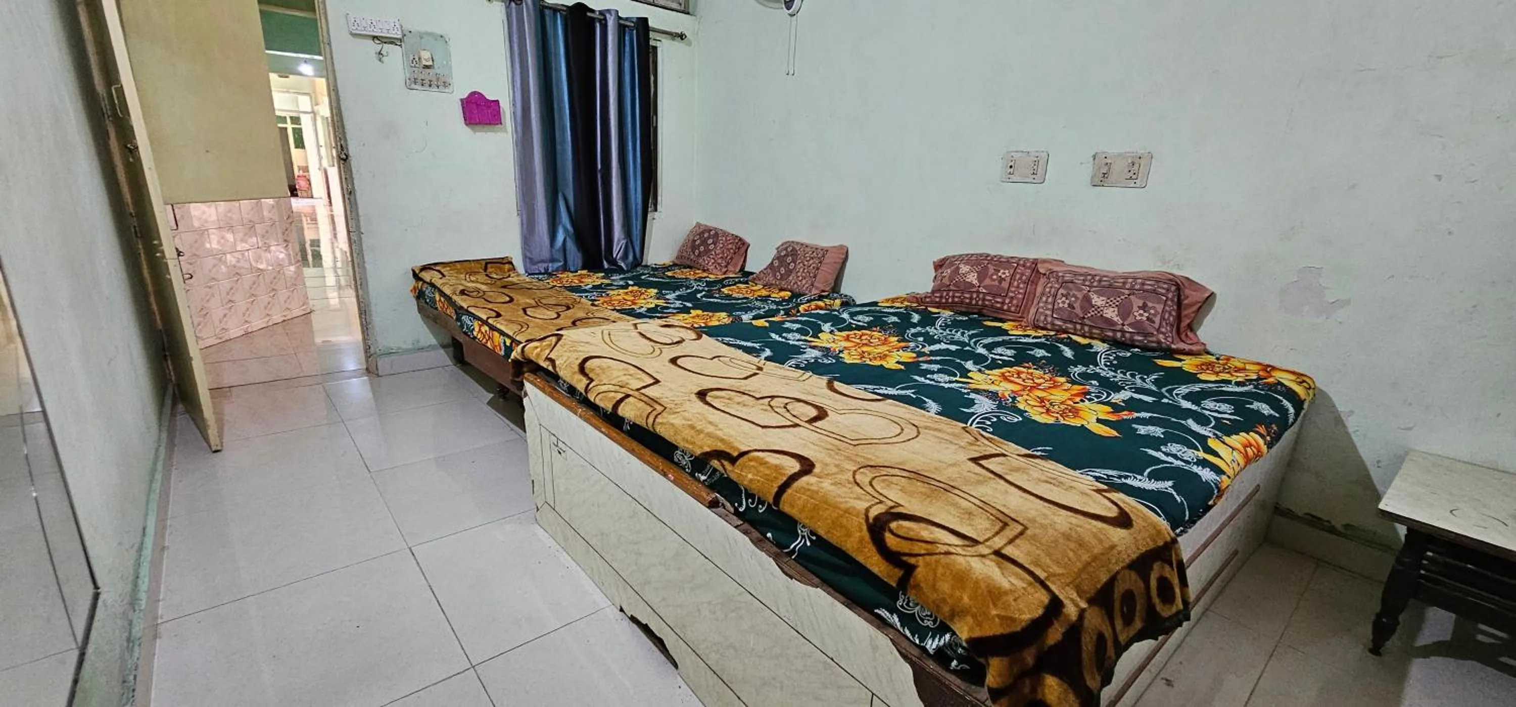 Bed in Hotel HillView, Junagadh