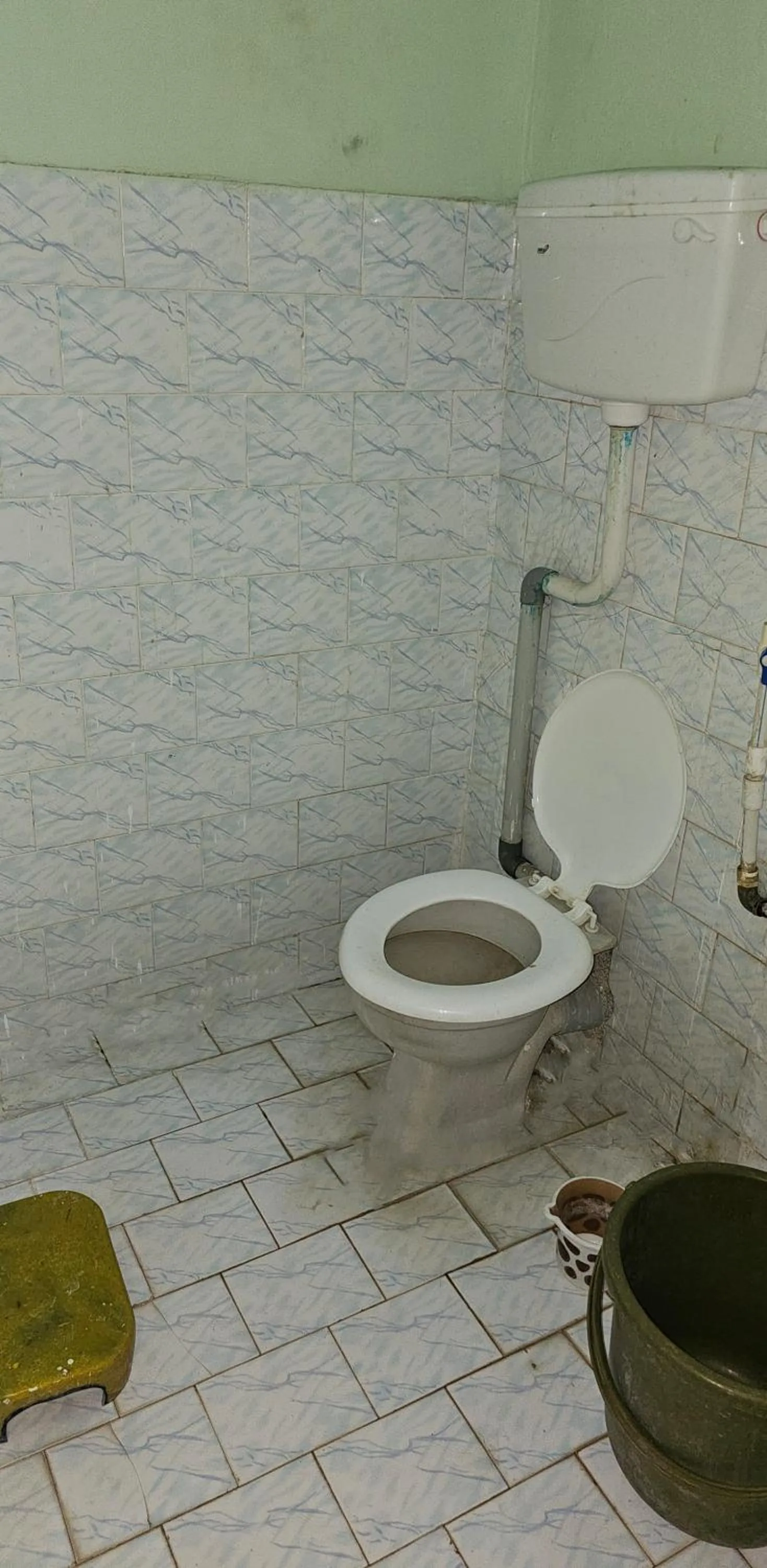 Toilet in Hotel HillView, Junagadh