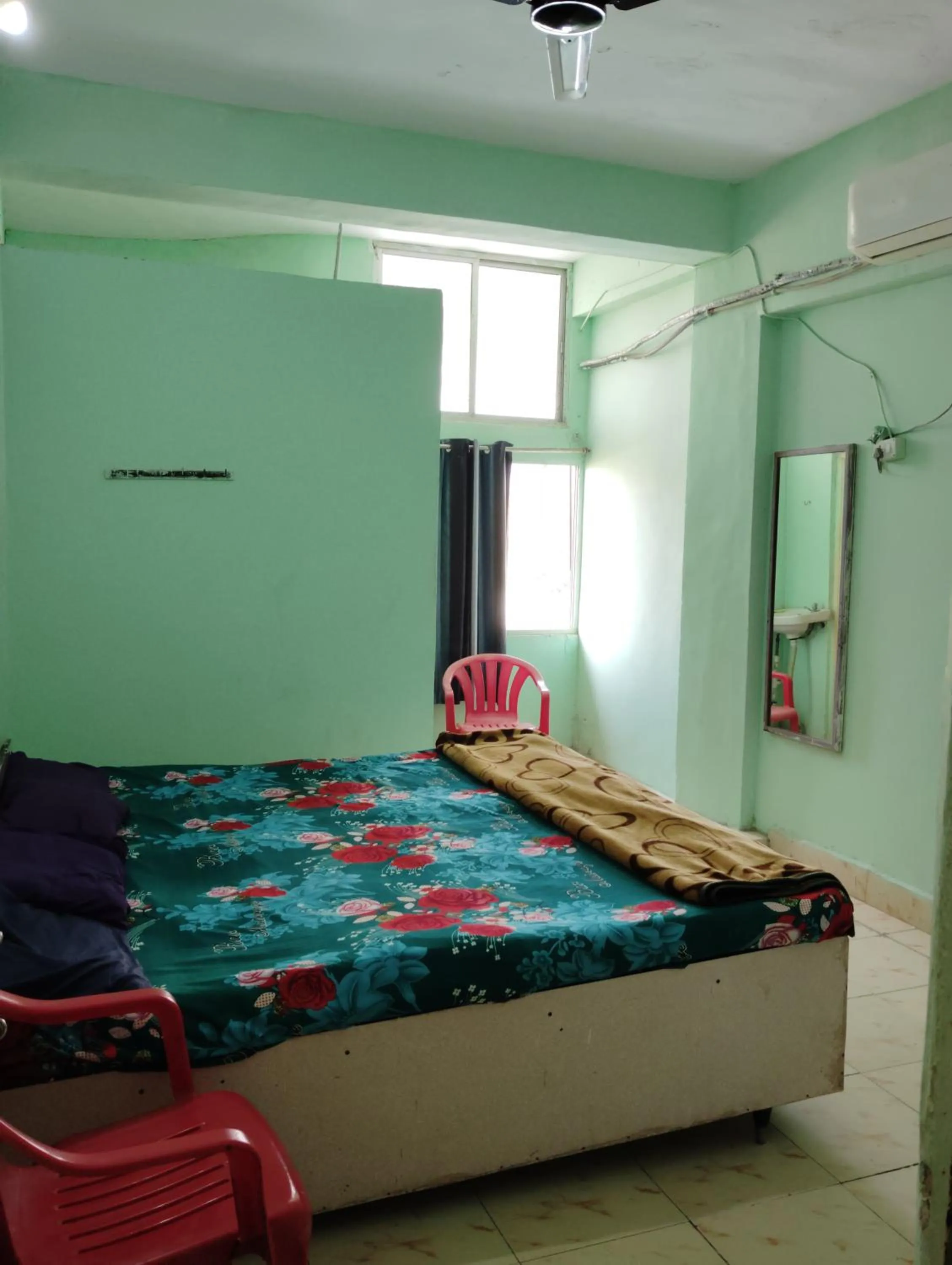 Bed in Hotel HillView, Junagadh