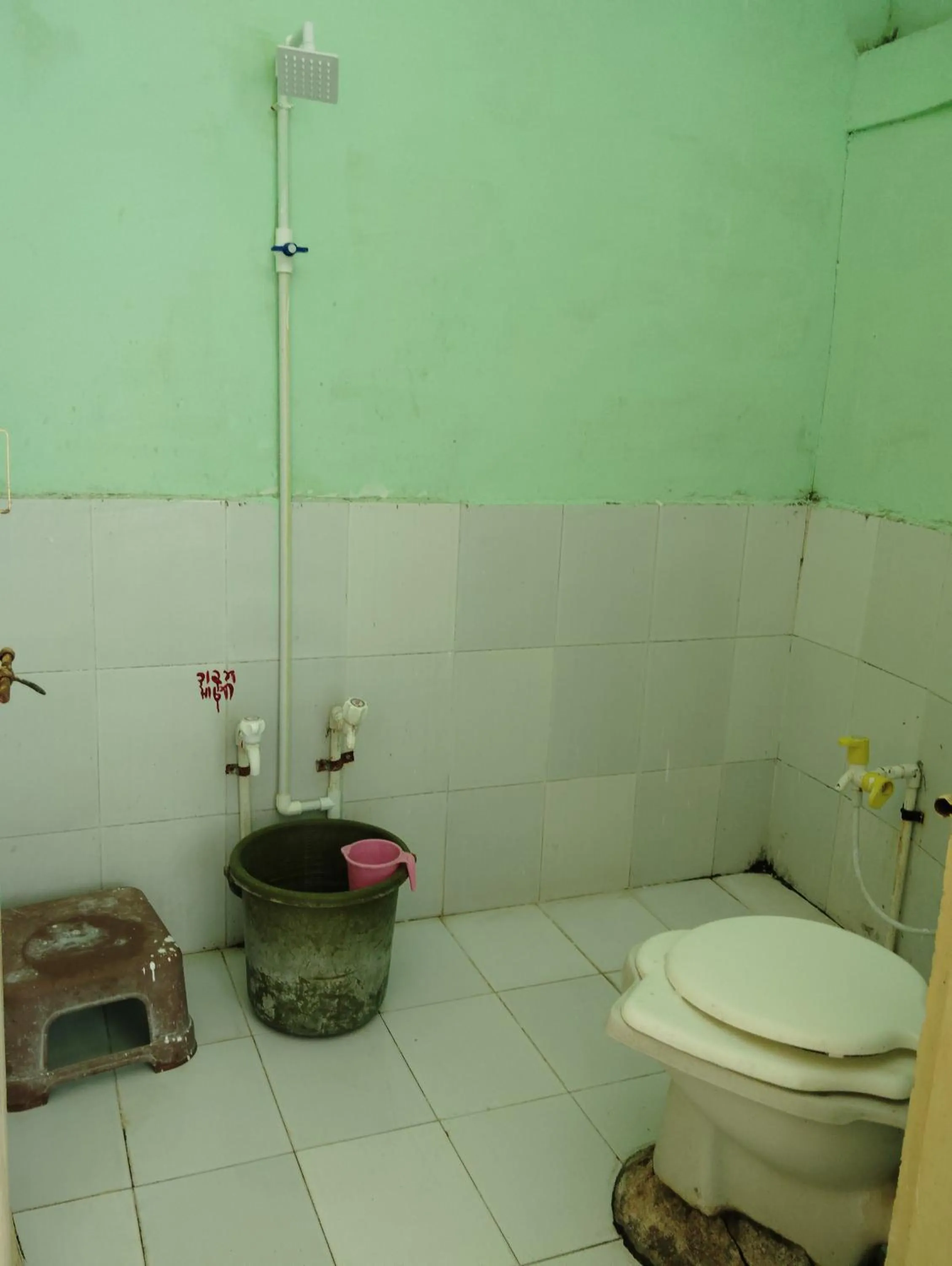 Bathroom in Hotel HillView, Junagadh