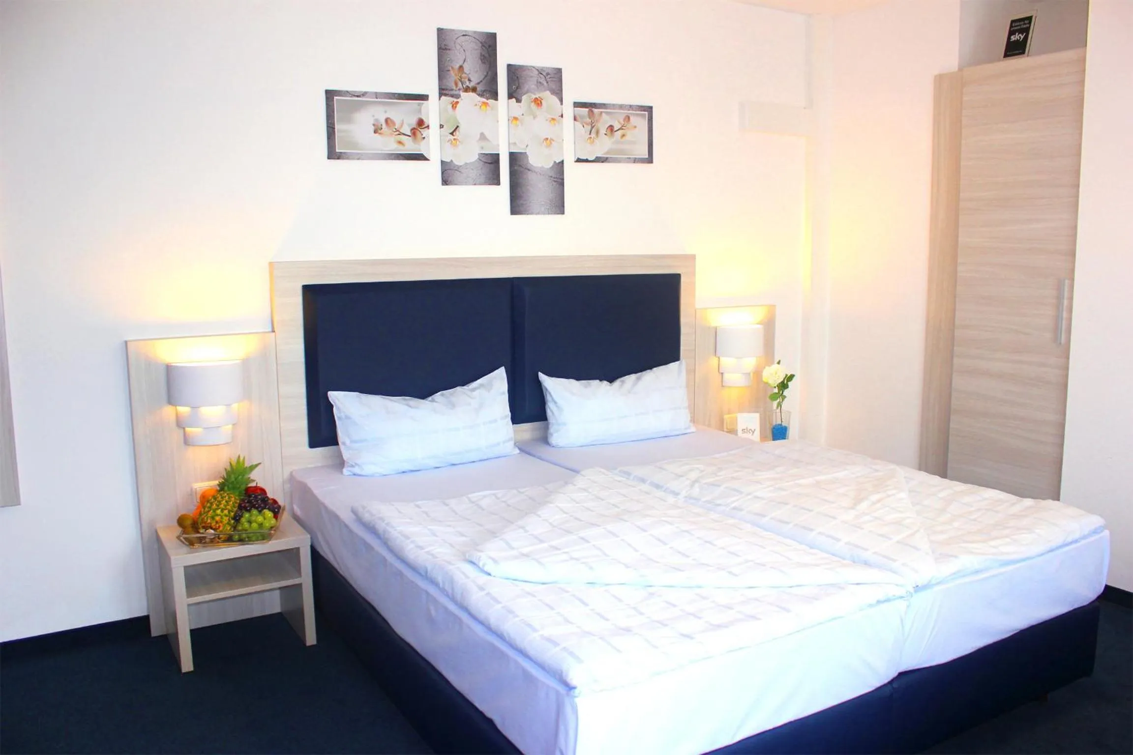 Bed in Hotel Altenwerder Hof