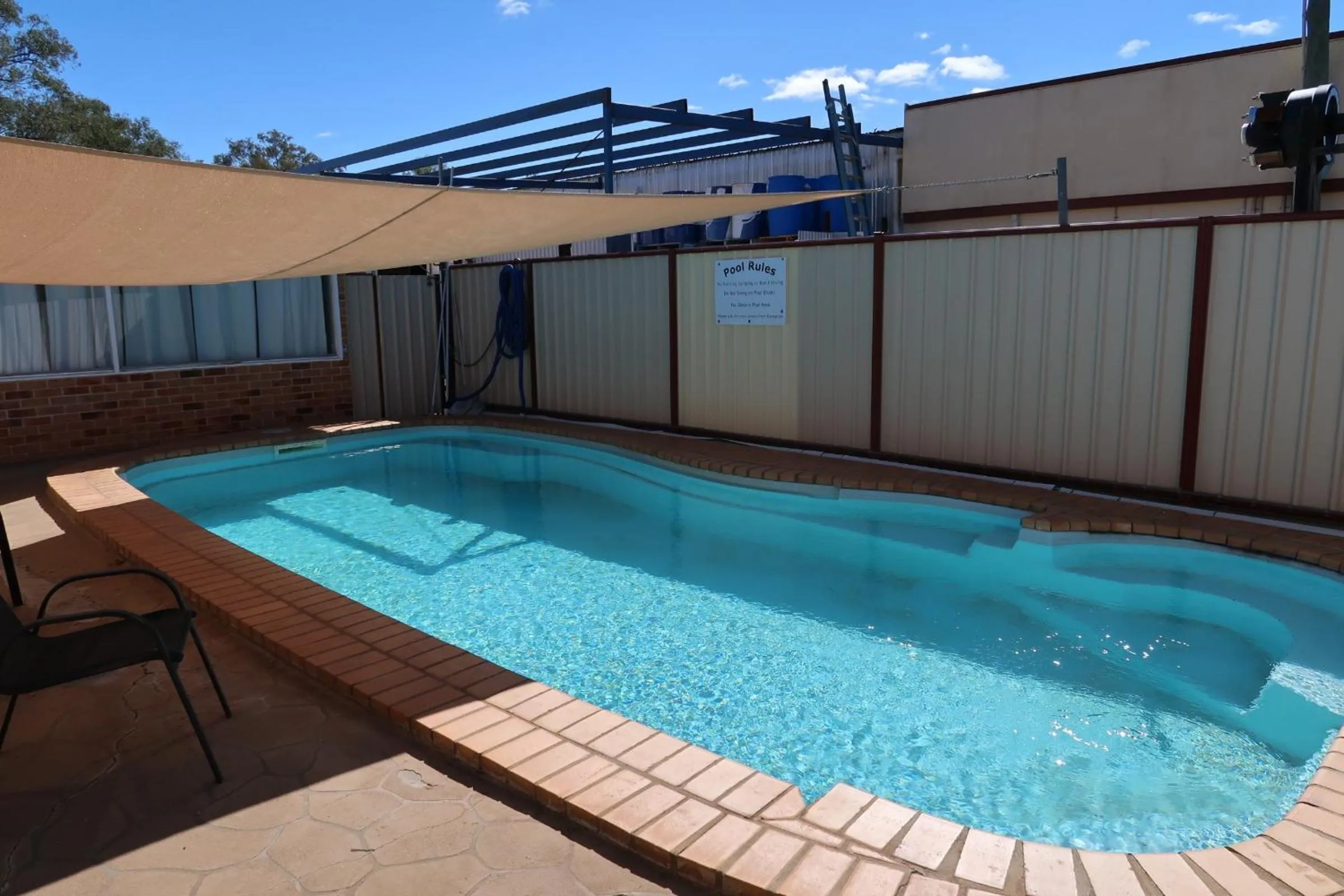 Swimming pool in Charleville Waltzing Matilda Motor Inn