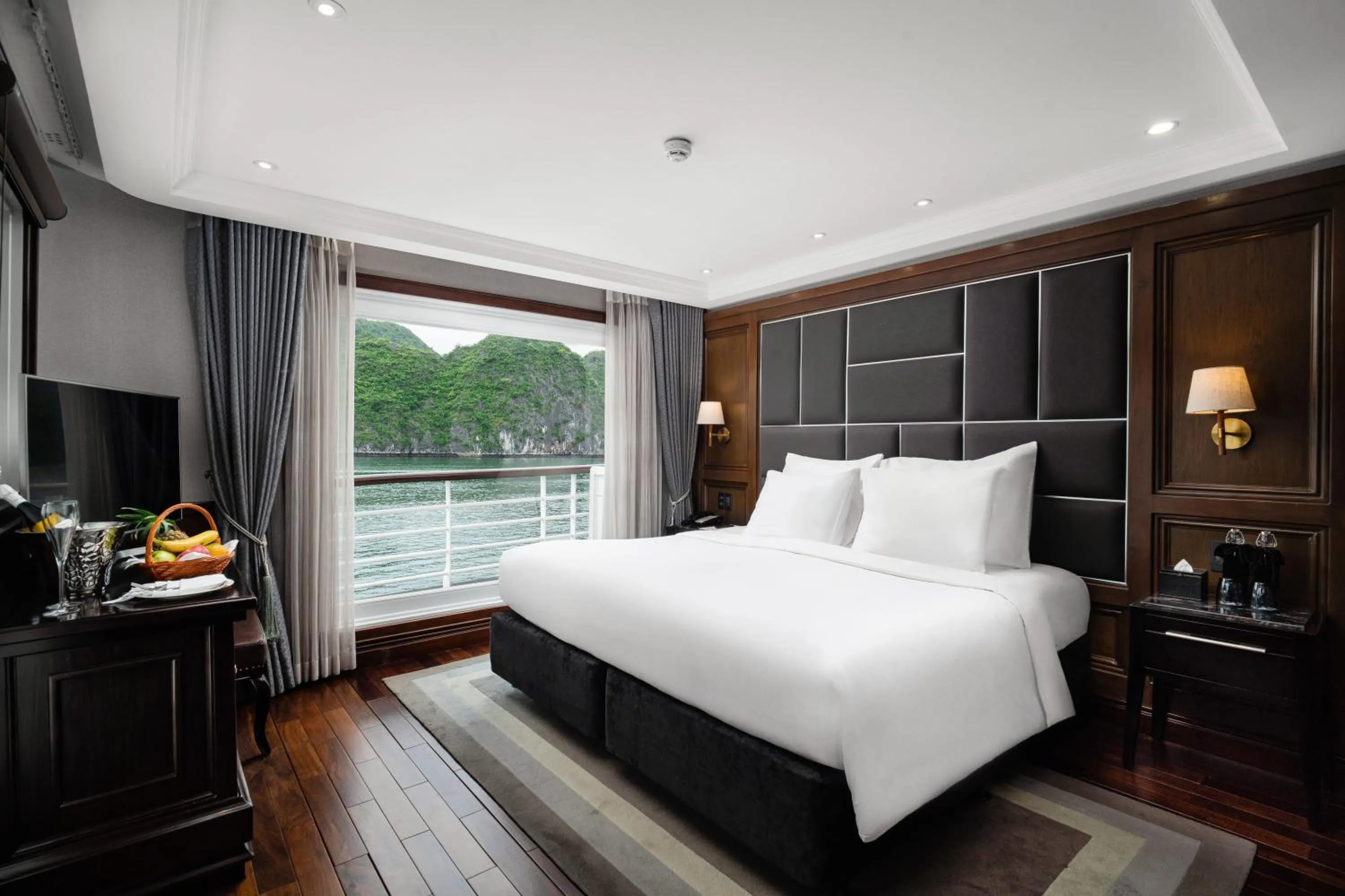 Bedroom, Bed in Ambassador Signature Cruise - Lan Ha Bay