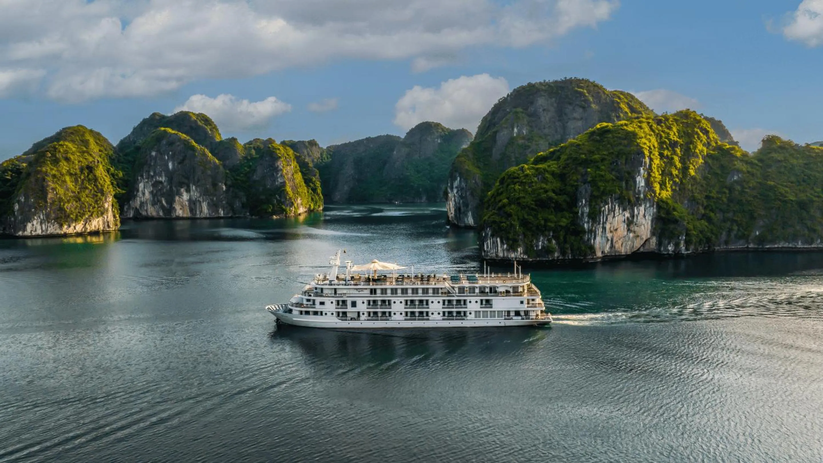 Property building in Ambassador Signature Cruise - Lan Ha Bay