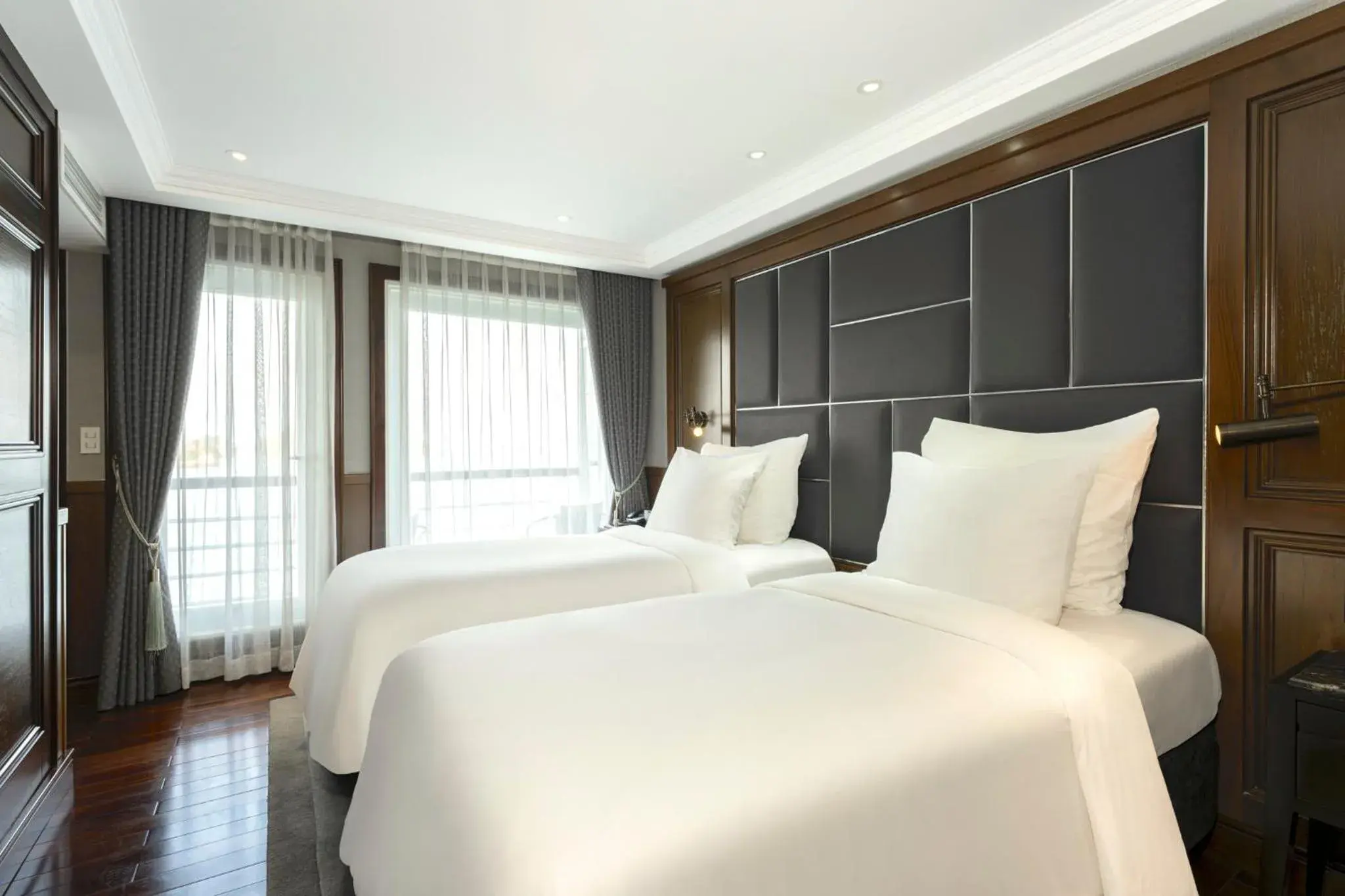 Ambassador Balcony - single occupancy in Ambassador Signature Cruise - Lan Ha Bay Ambassador Balcony - single occupancy in Ambassador Signature Cruise - Lan Ha Bay