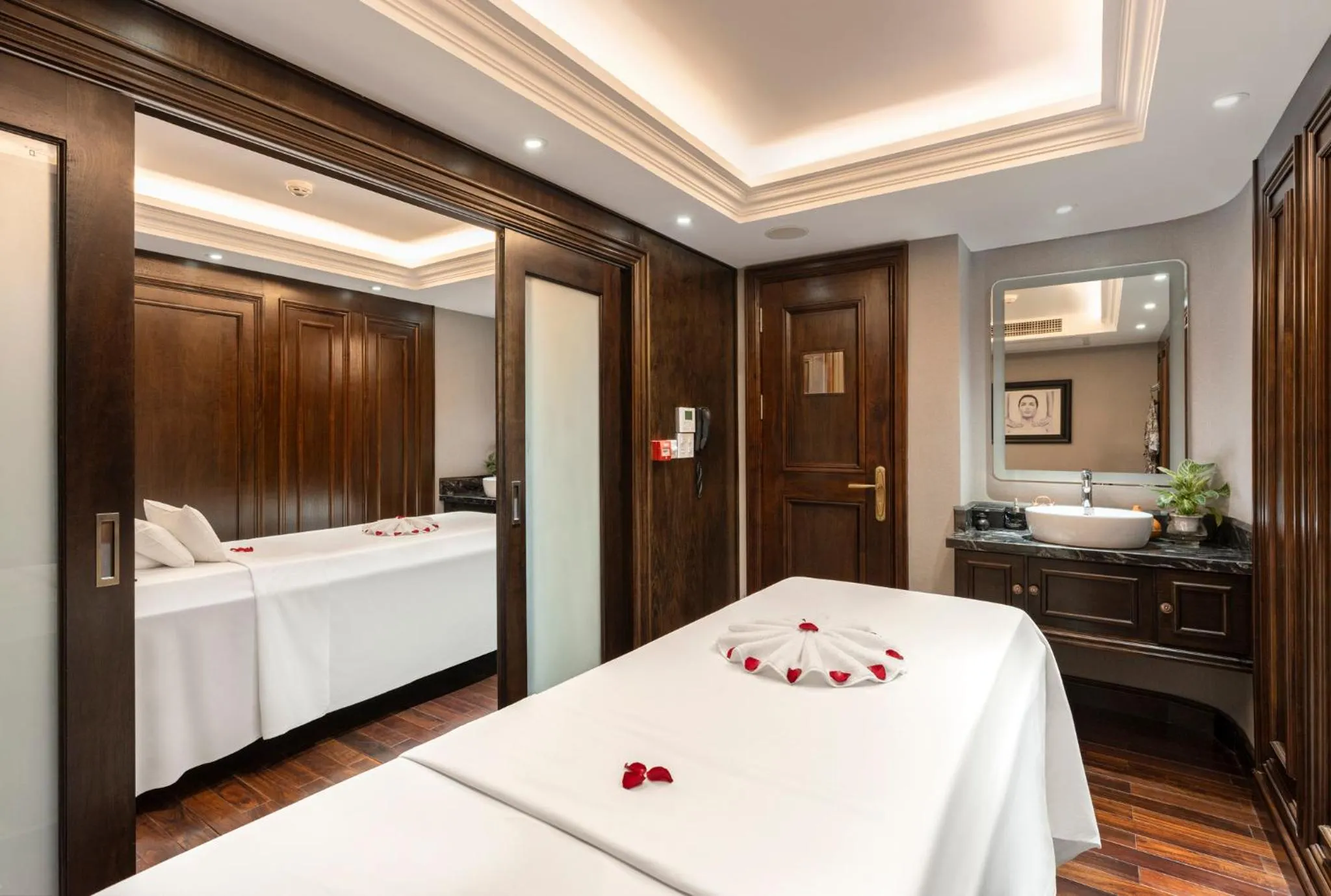 Spa and wellness centre/facilities, Bed in Ambassador Signature Cruise - Lan Ha Bay