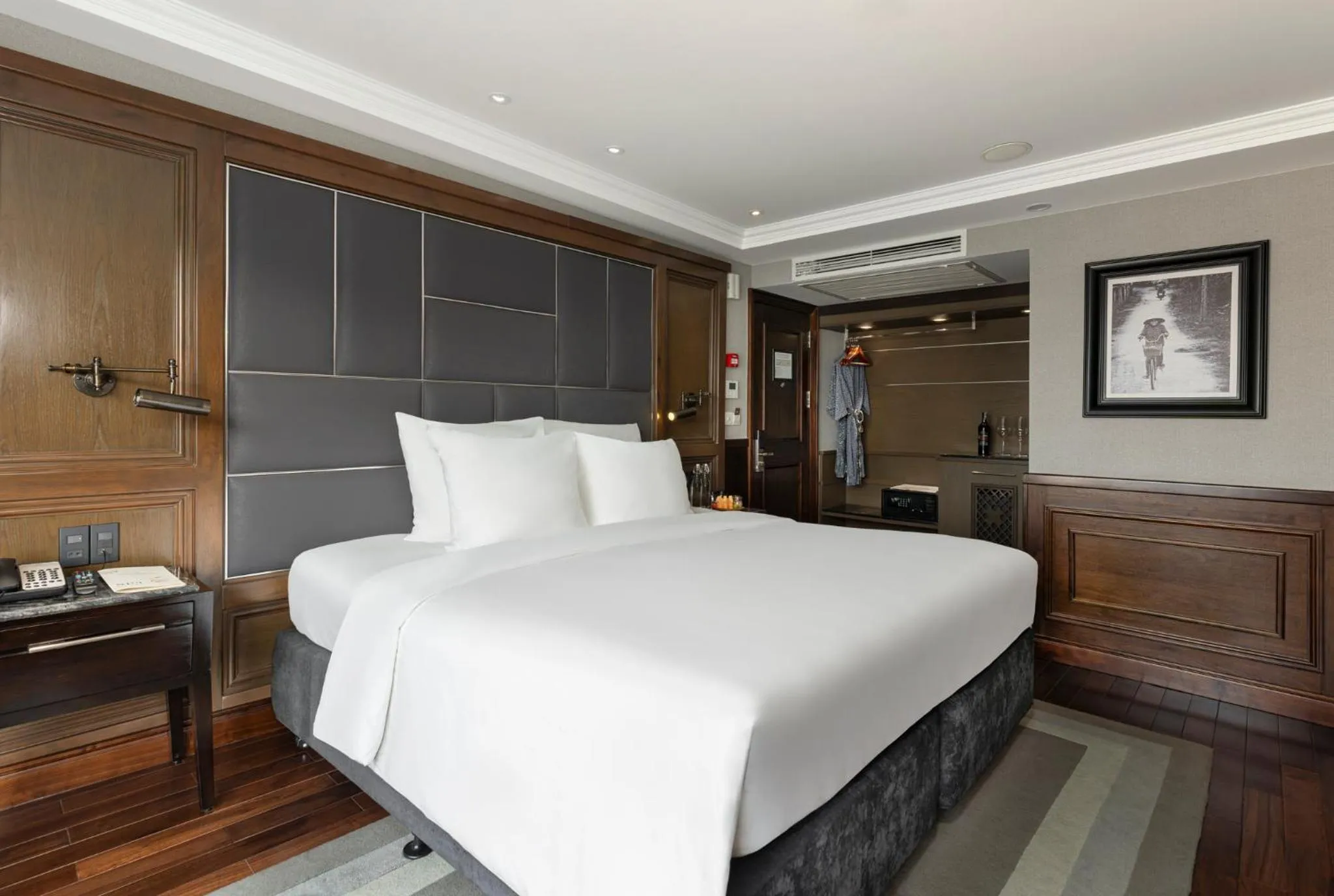 Bed in Ambassador Signature Cruise - Lan Ha Bay