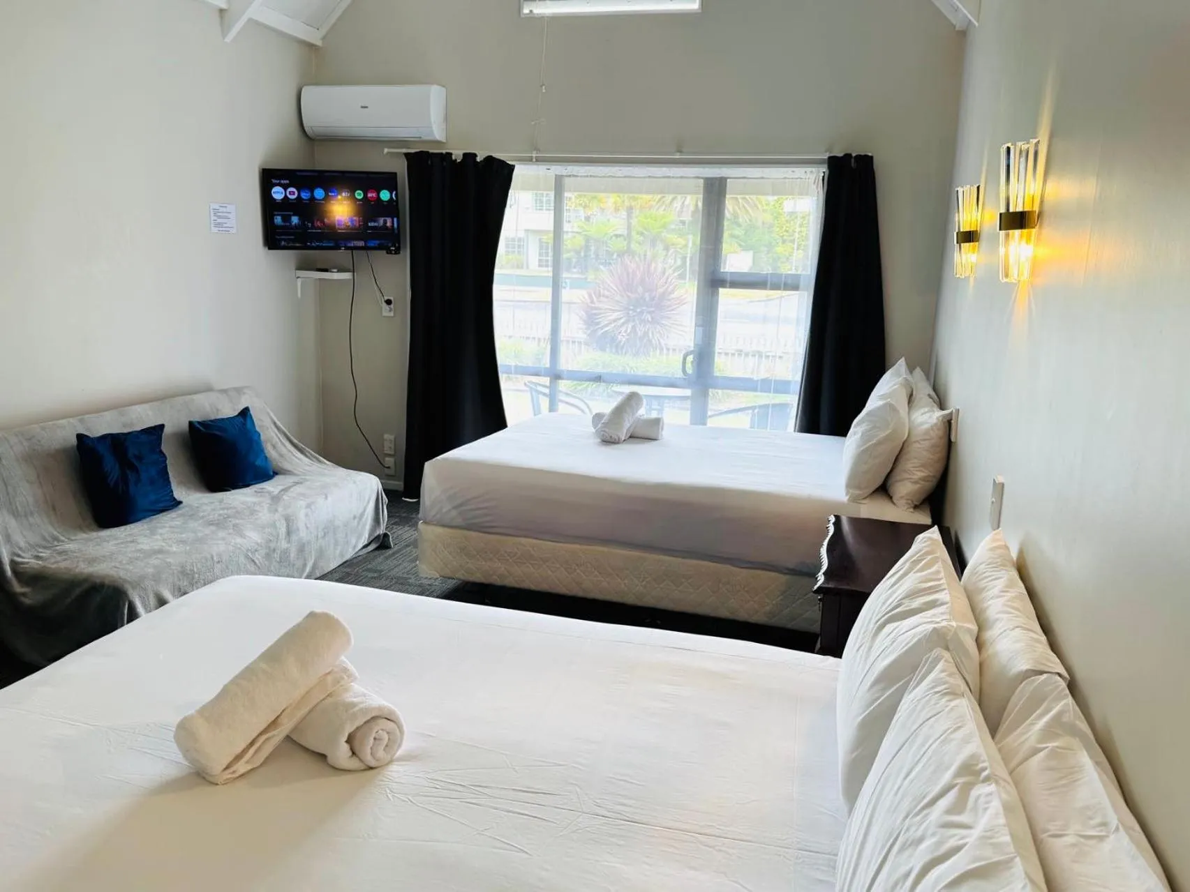 Bed in Apex on Fenton