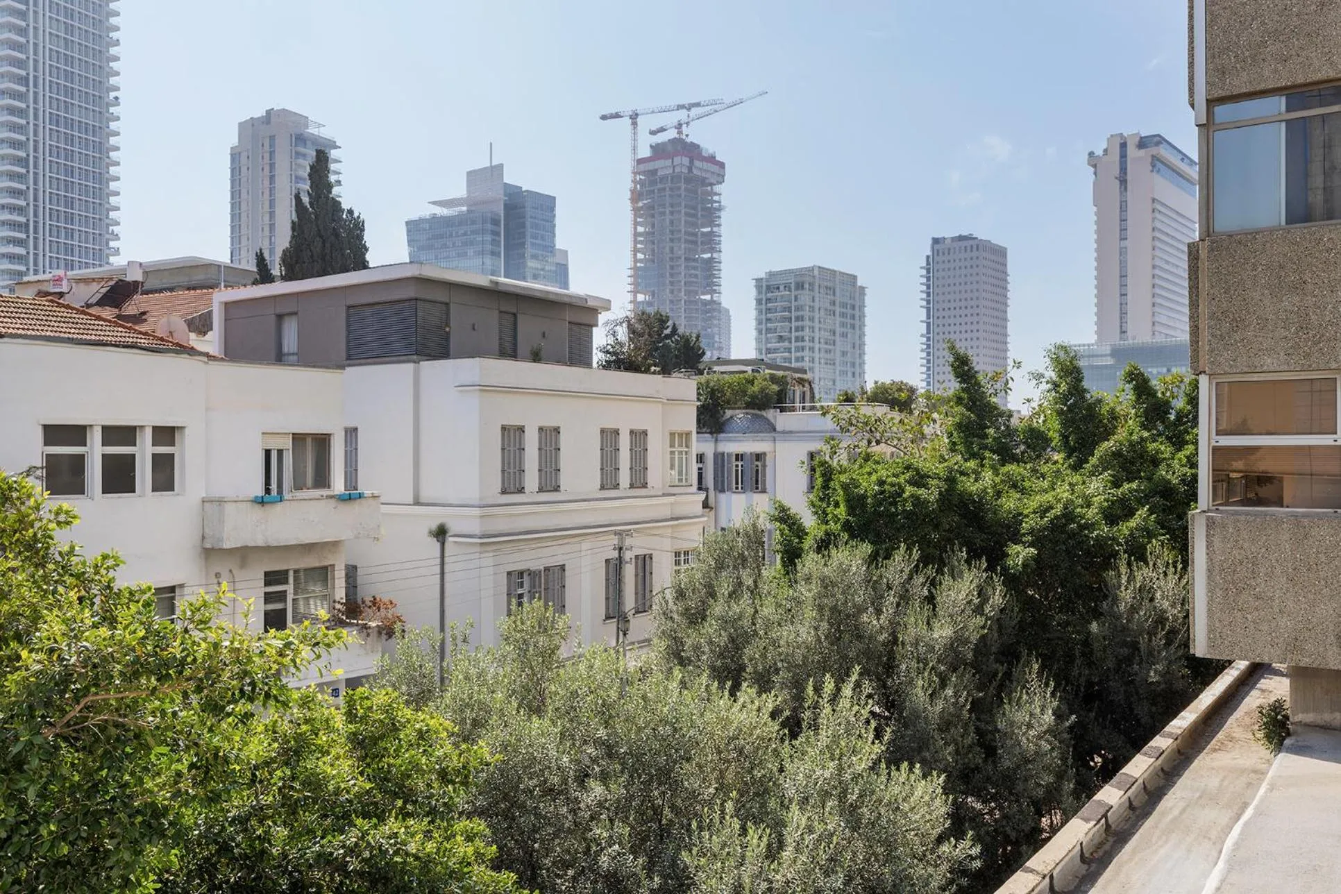 City view in Fiori 41-By Adam Hotels