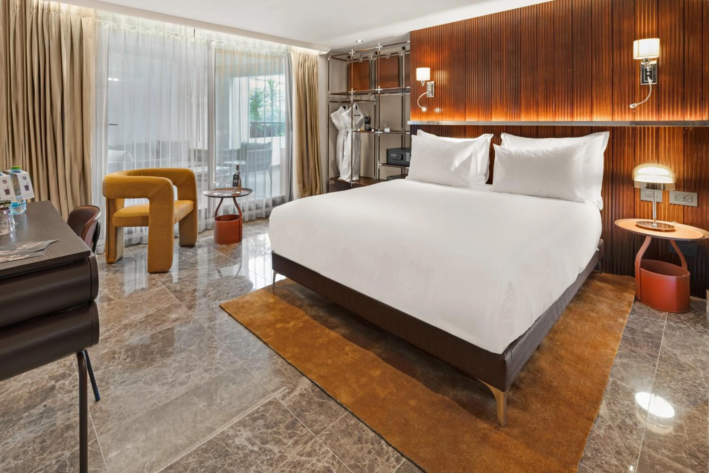 Bedroom, Bed in Fiori 41-By Adam Hotels