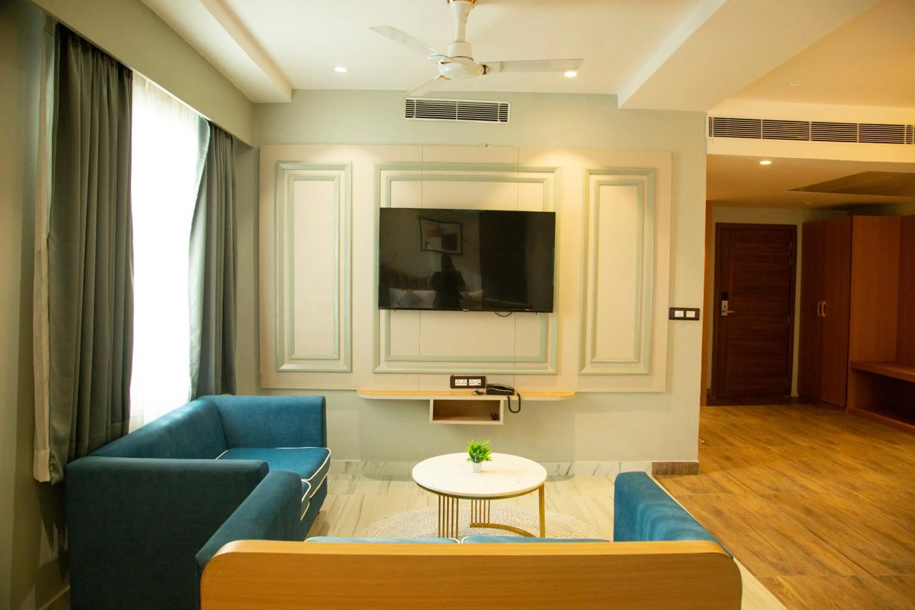 TV and multimedia in Cosmos Westend City Centre