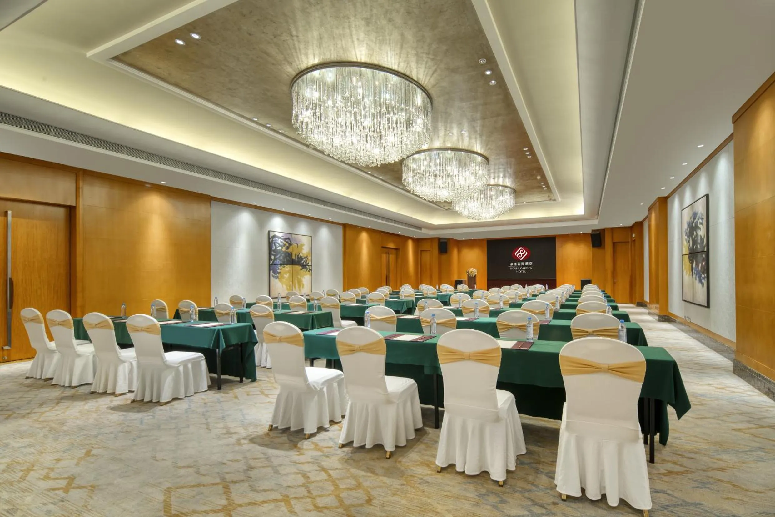 Meeting/conference room in Dongguan Royal Garden Hotel