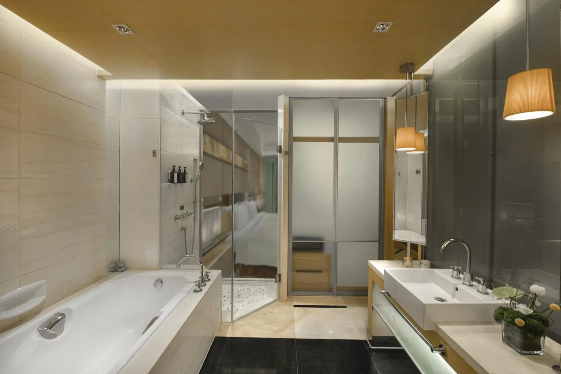 Toilet in Dongguan Royal Garden Hotel