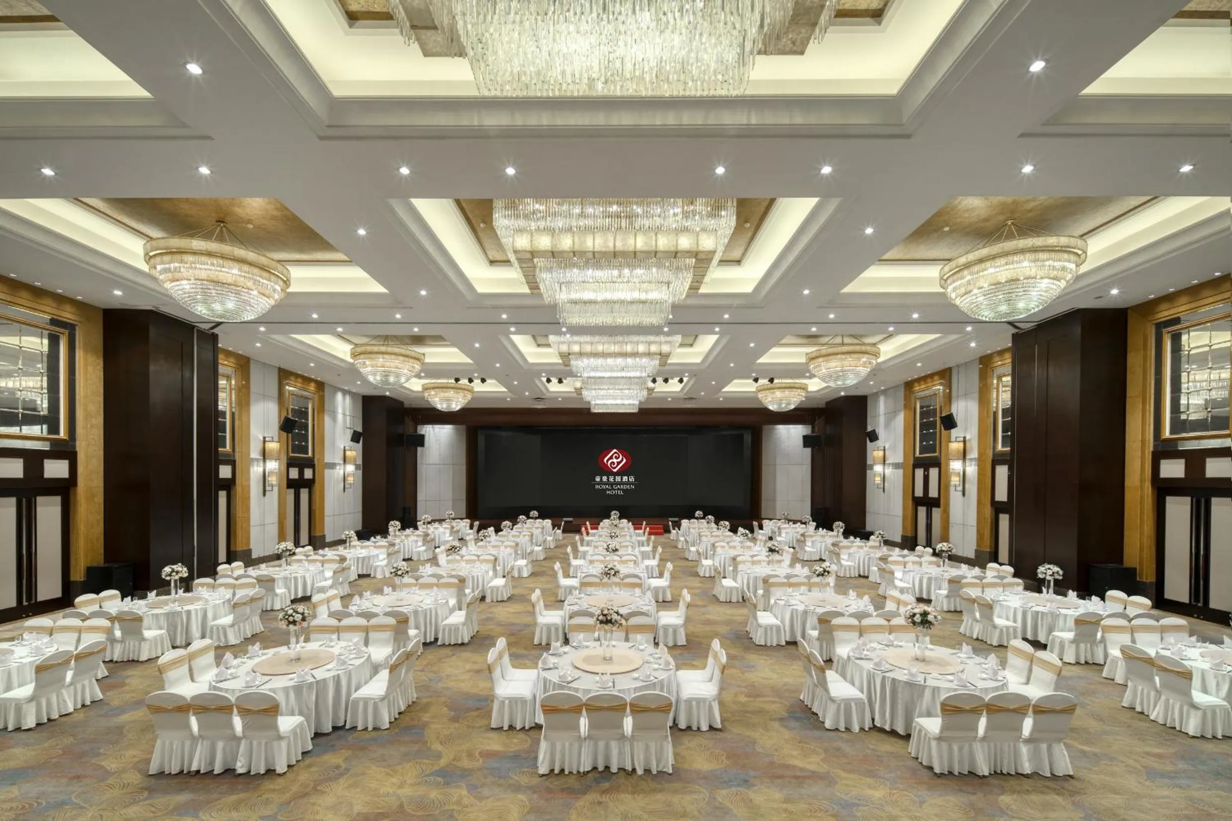 Meeting/conference room in Dongguan Royal Garden Hotel