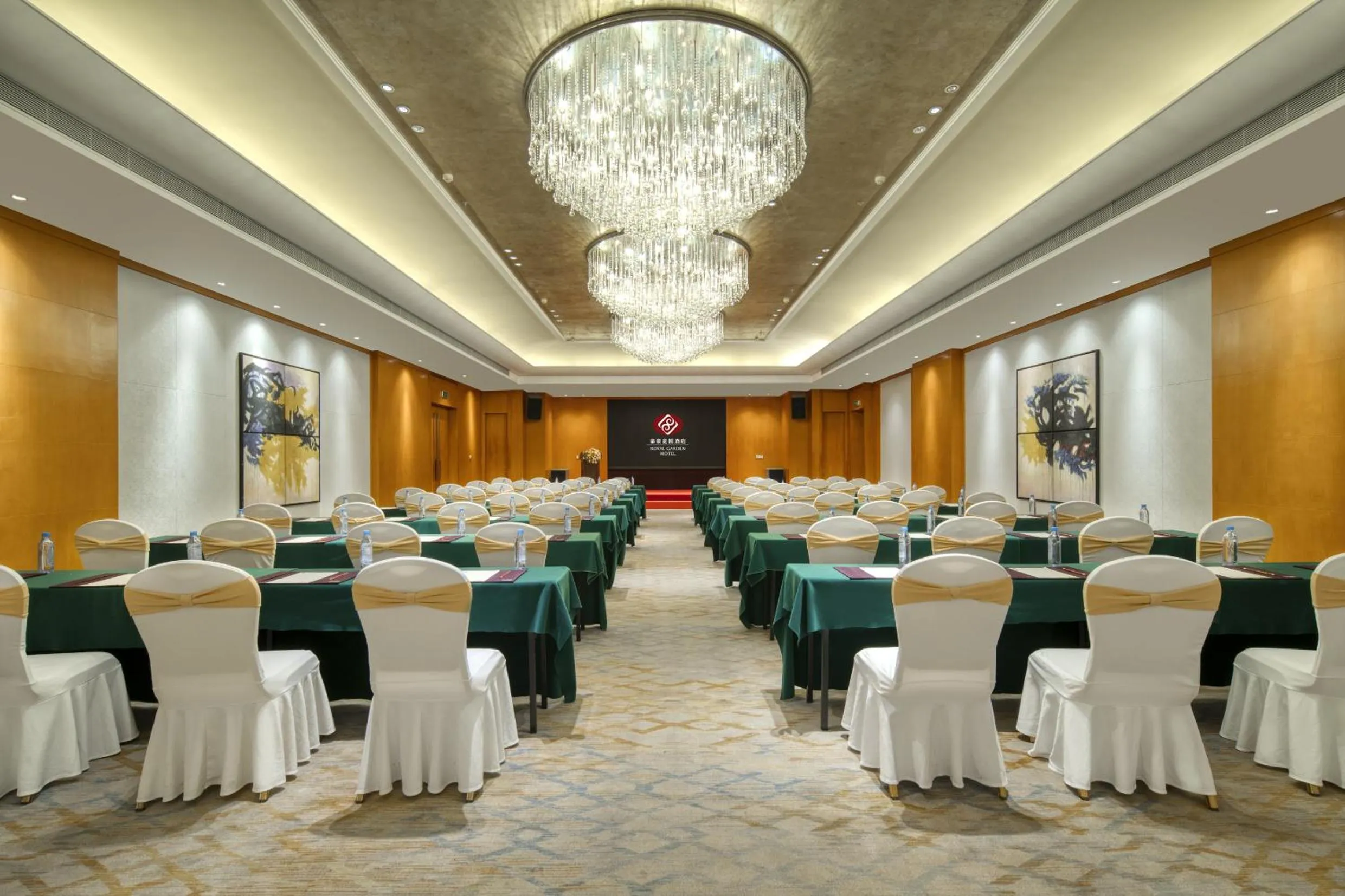 Meeting/conference room in Dongguan Royal Garden Hotel