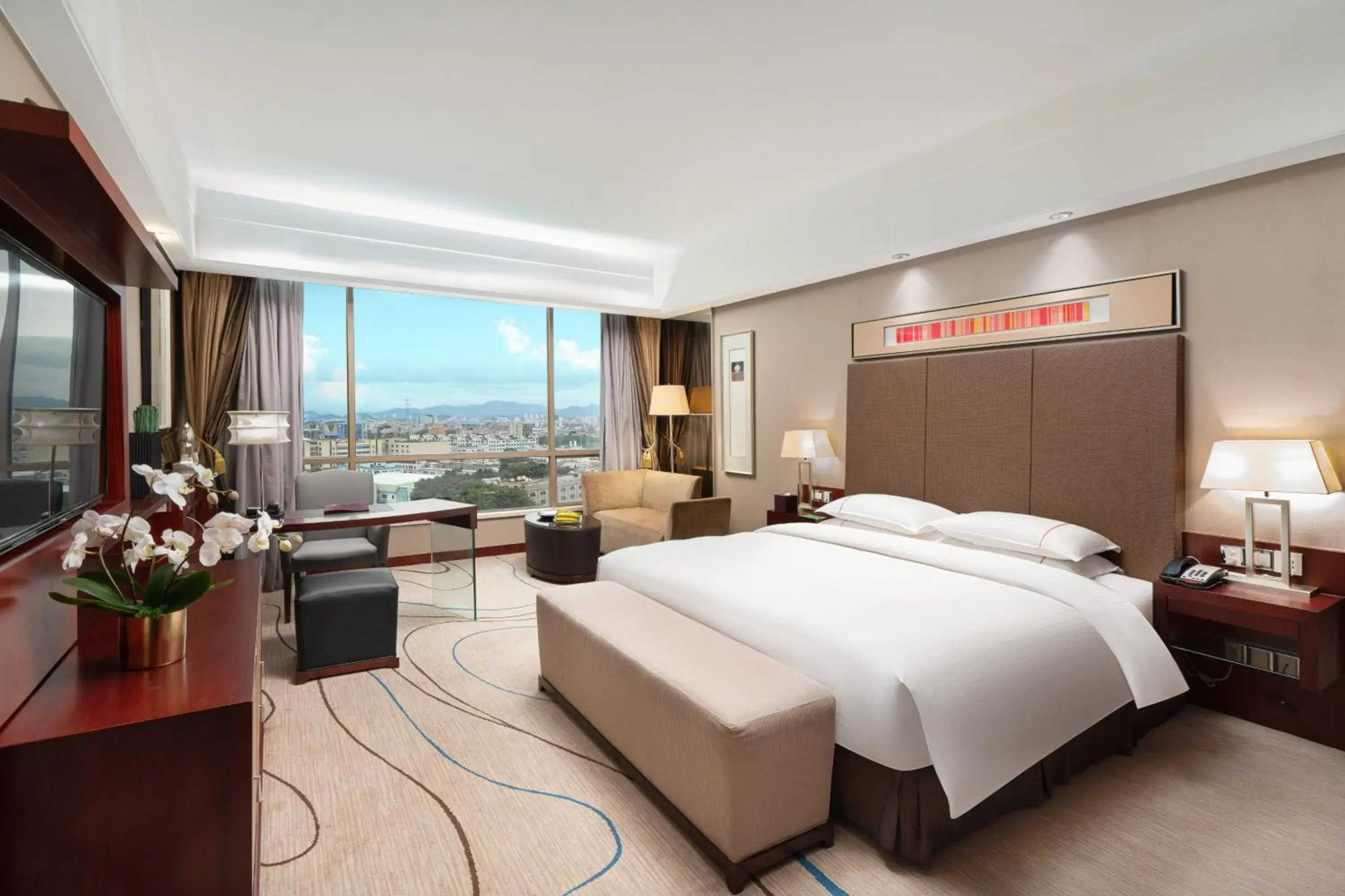 Queen Room with Garden View in Dongguan Royal Garden Hotel Queen Room with Garden View in Dongguan Royal Garden Hotel