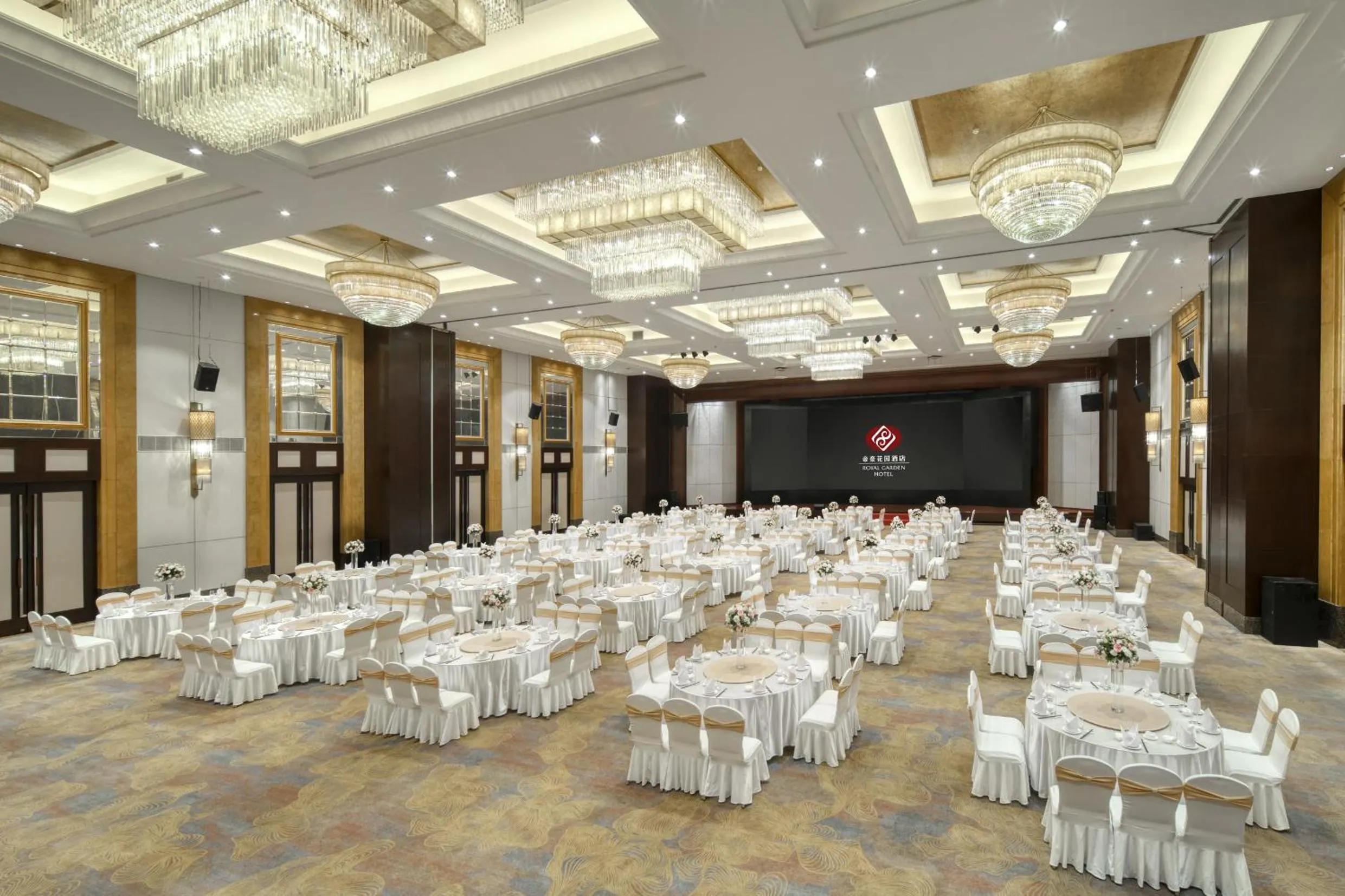 Meeting/conference room in Dongguan Royal Garden Hotel