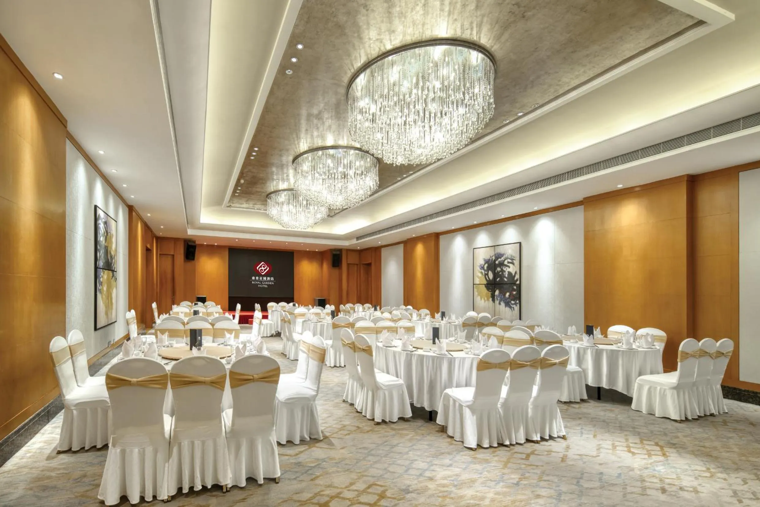 Meeting/conference room in Dongguan Royal Garden Hotel