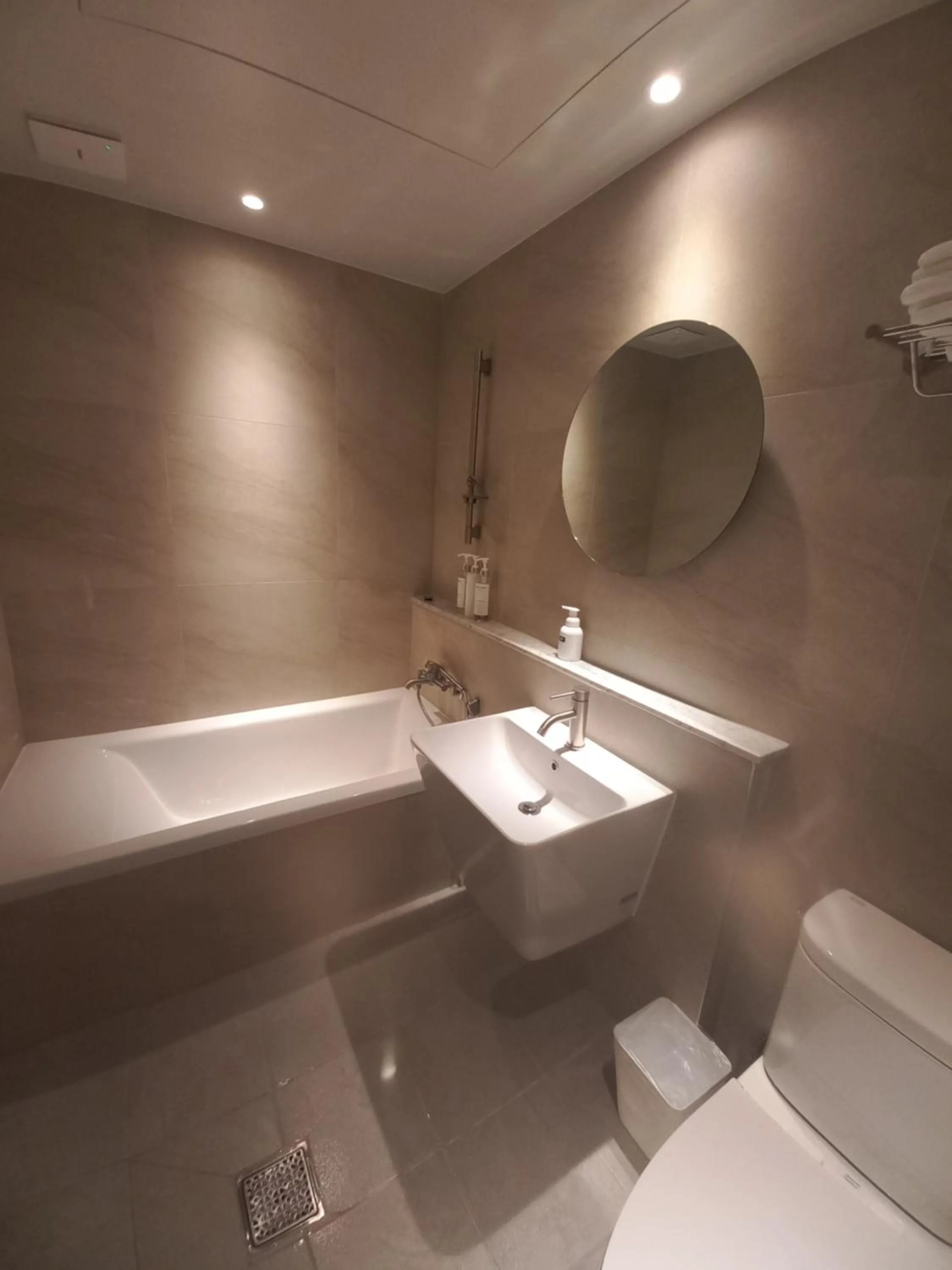 Shower in Adena Hotel