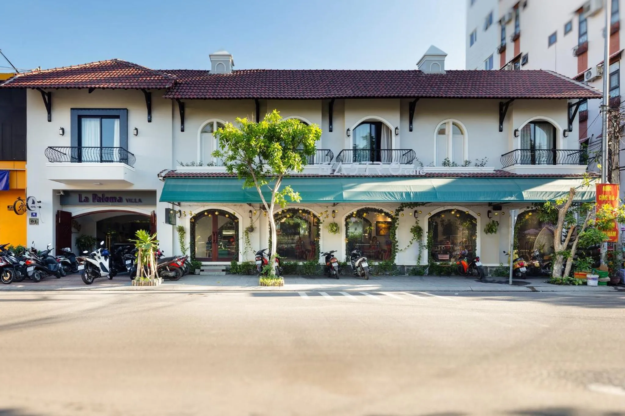 Property building in La Paloma Villa