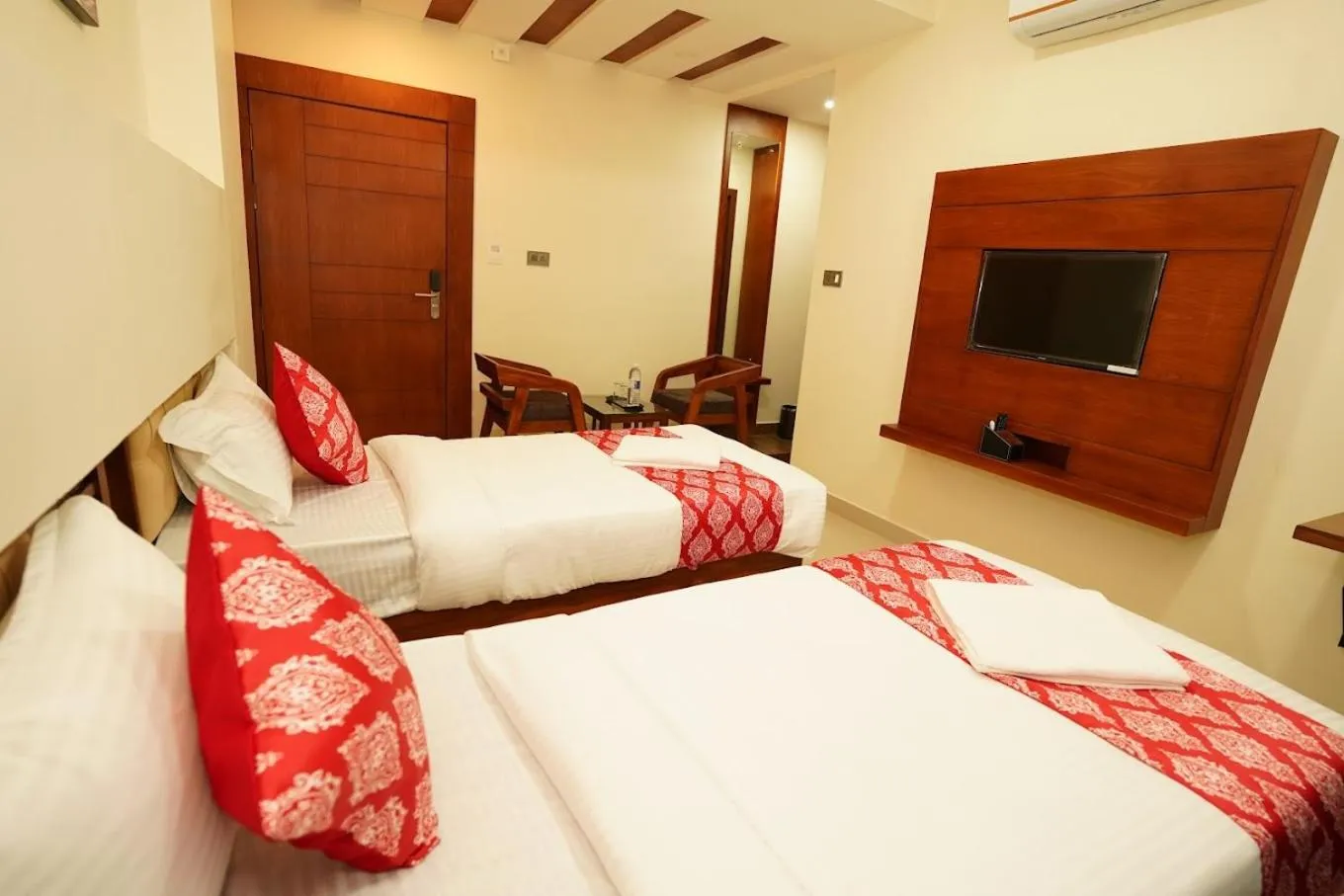 Bedroom, Bed in Saavees Residency