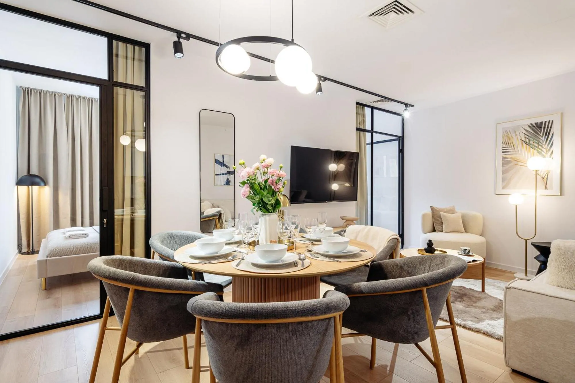 TV and multimedia in Piedmont Apartment II - LoftAffair