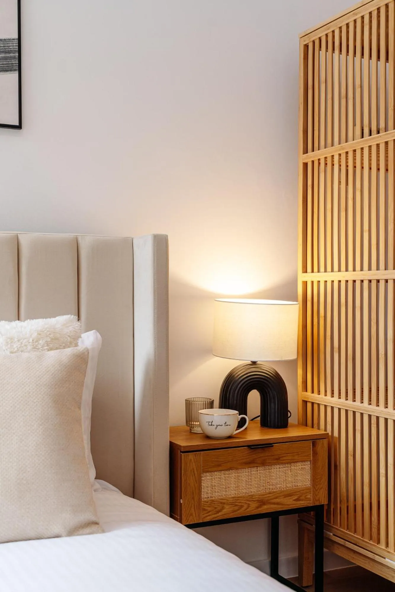 Bed in Piedmont Apartment II - LoftAffair