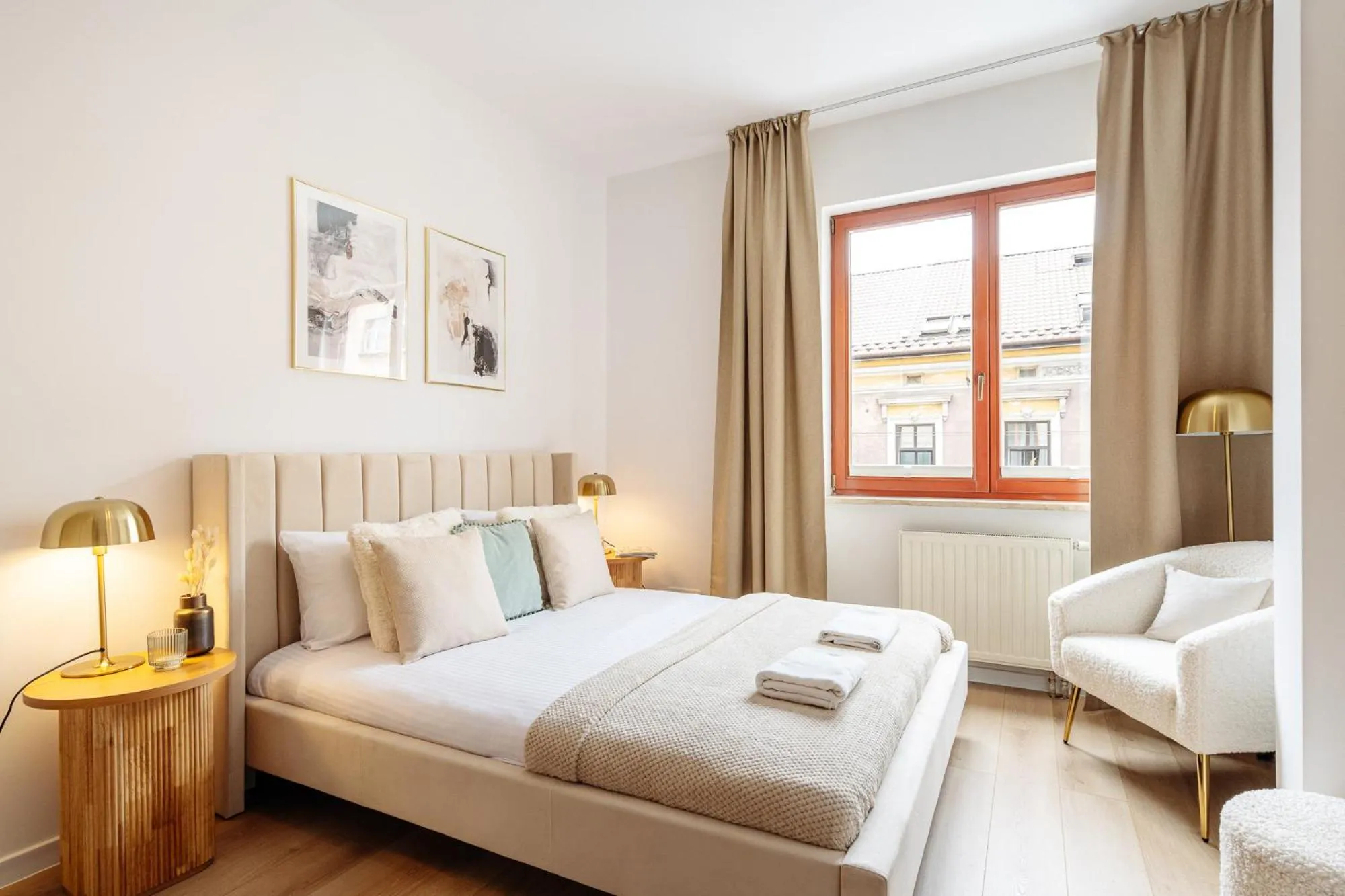 Bed in Piedmont Apartment II - LoftAffair