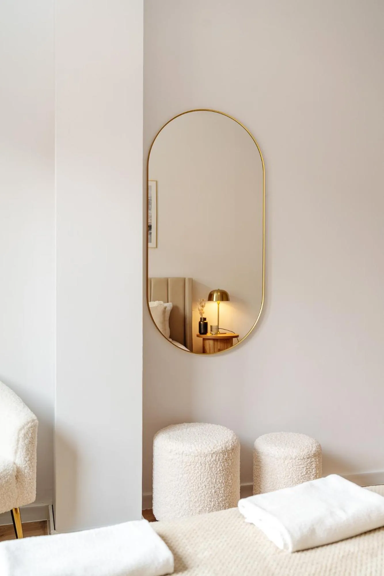 Bed in Piedmont Apartment II - LoftAffair