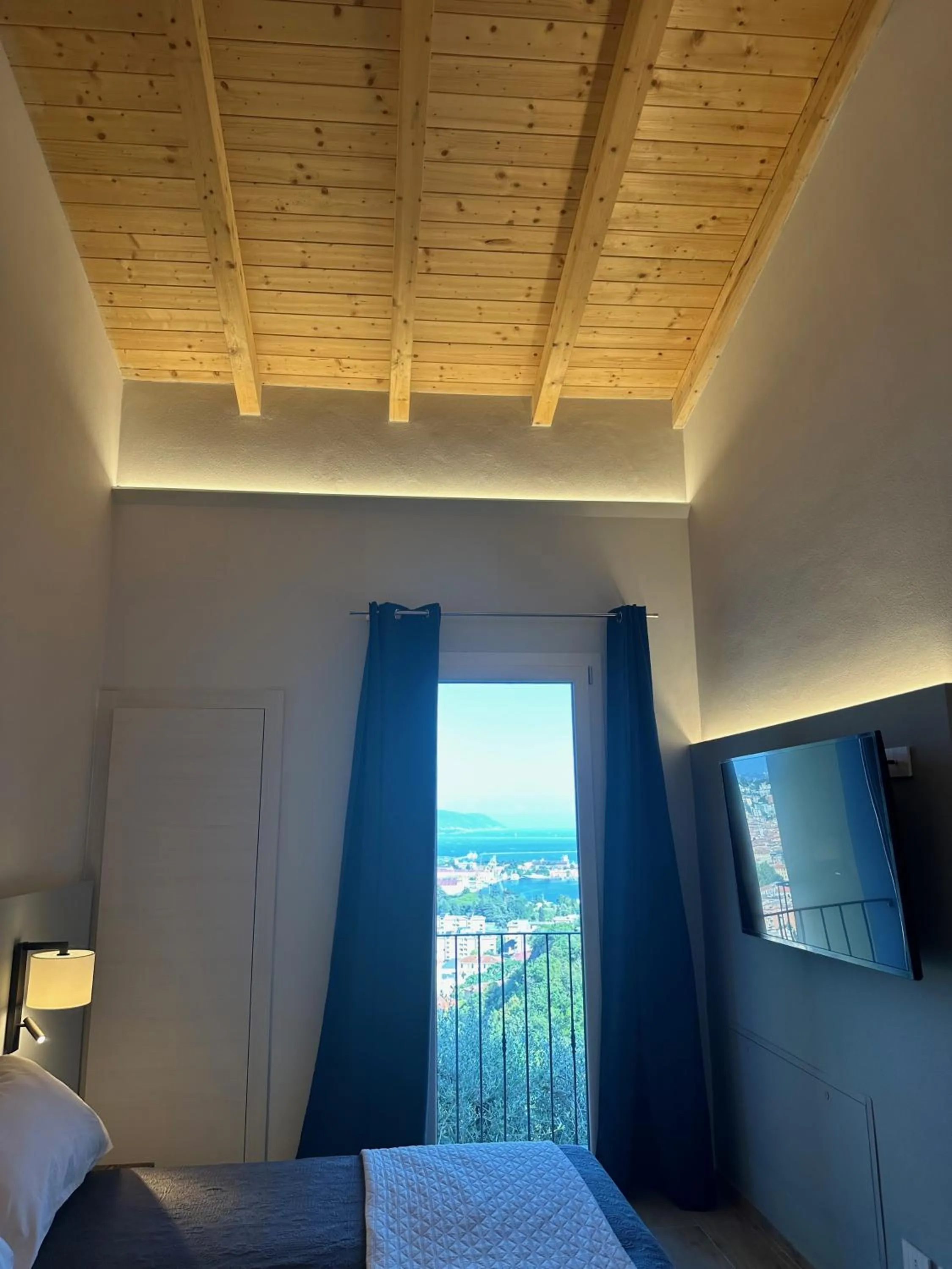 Photo of the whole room, Bed in 88 Miglia