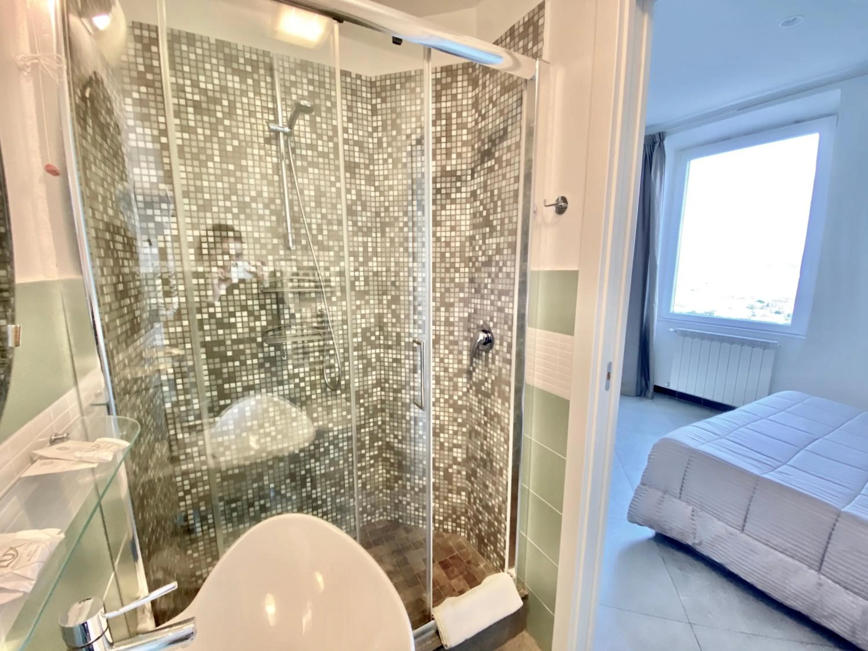 Bathroom, Bed in 88 Miglia