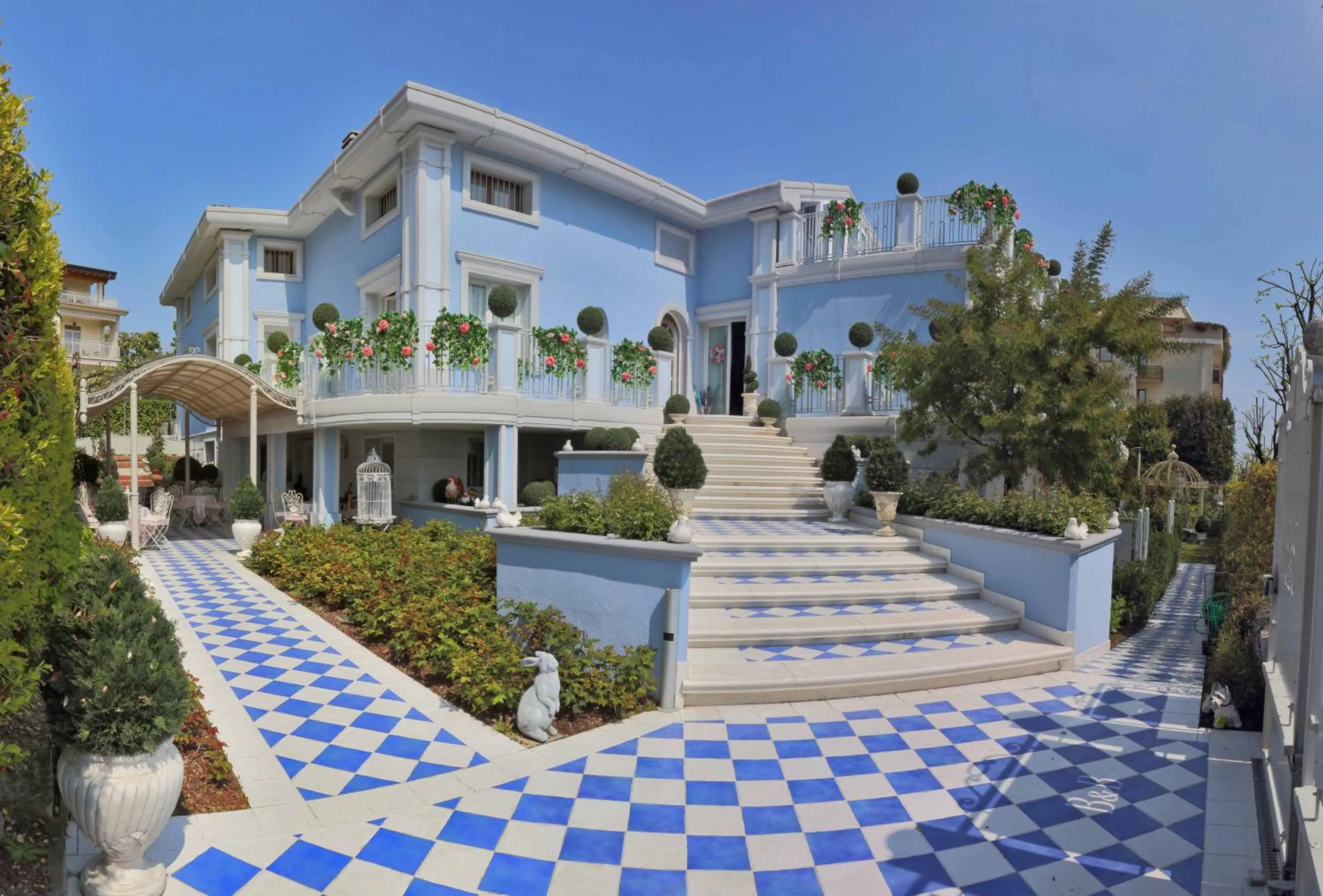 Property building in La maison delle favole