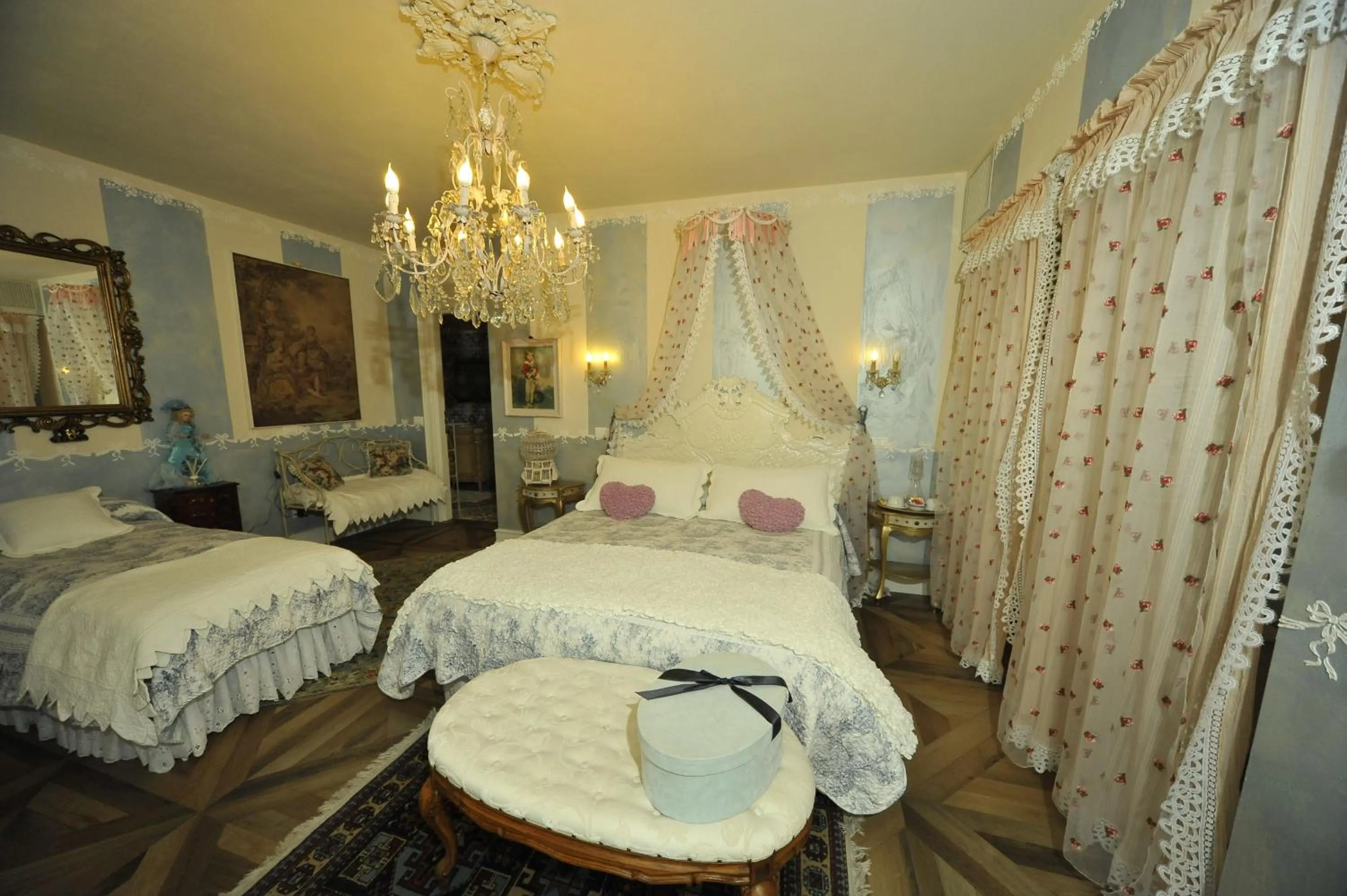 Bedroom, Bed in La maison delle favole