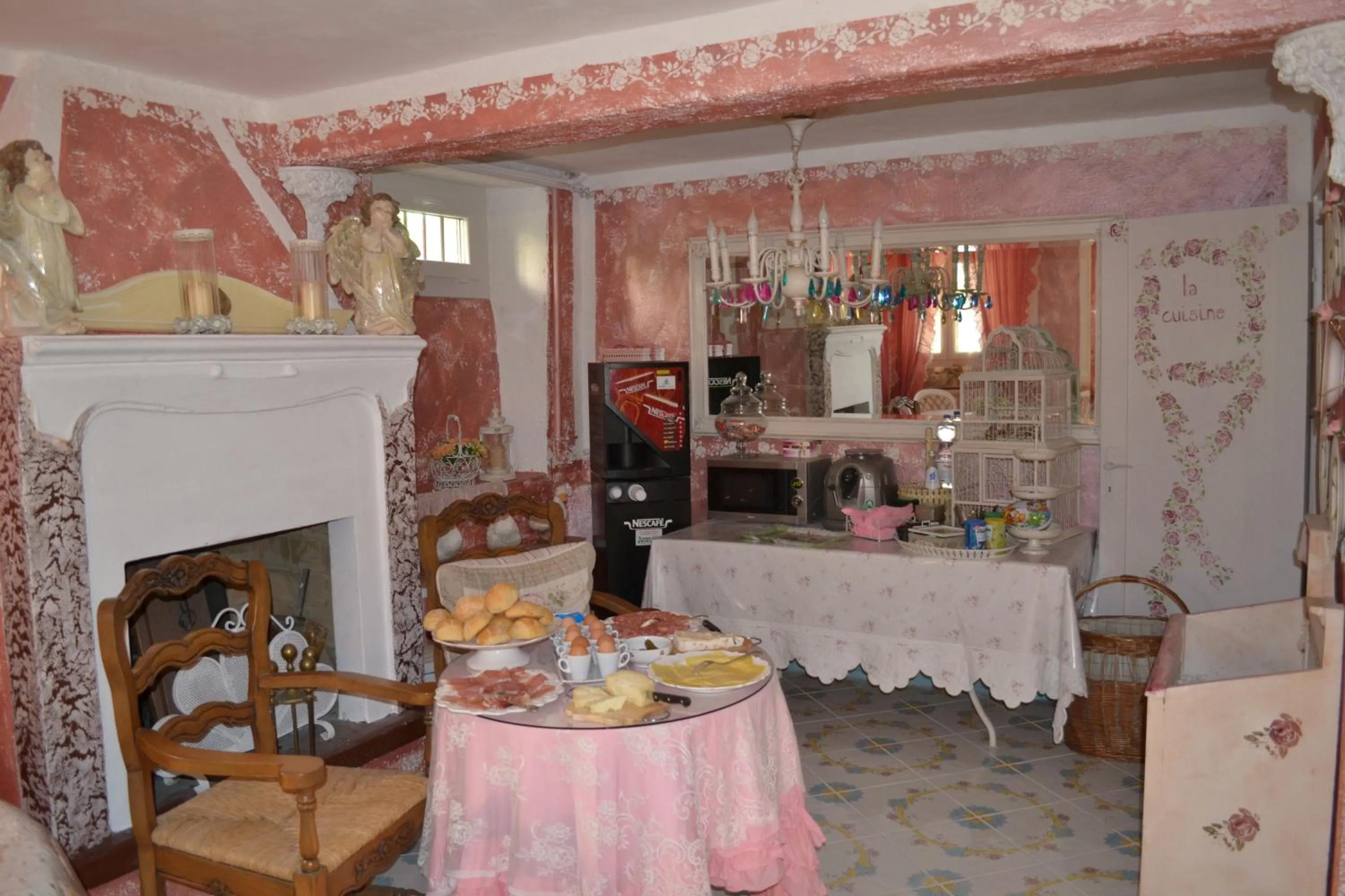 Lounge or bar in La maison delle favole