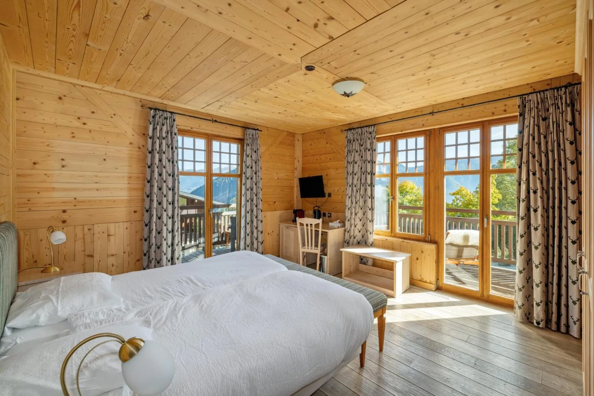 Bed in Between Boutique Hotel