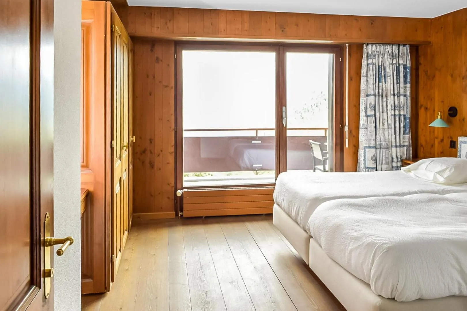 Bed in Between Boutique Hotel