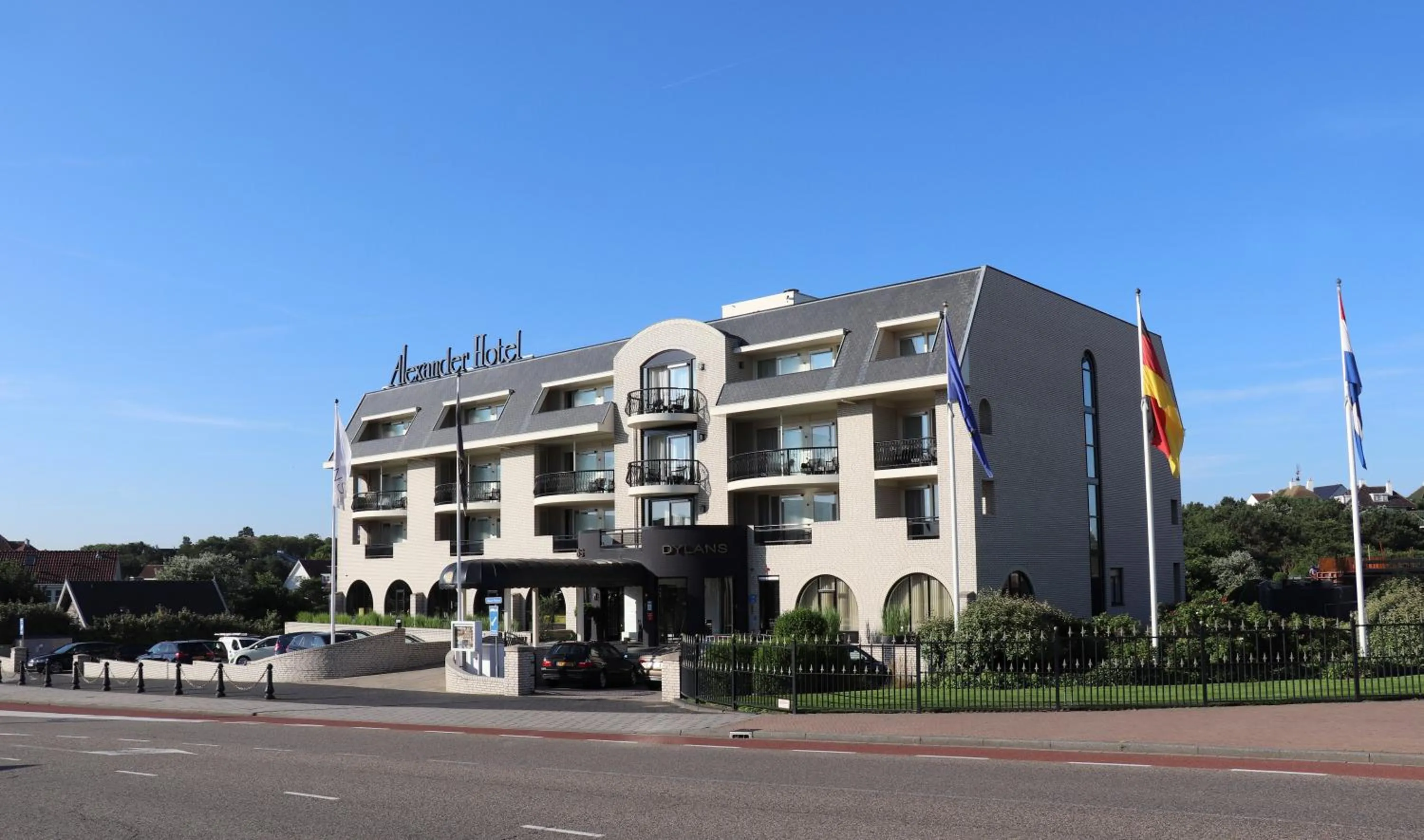 Facade/entrance in Alexander Hotel