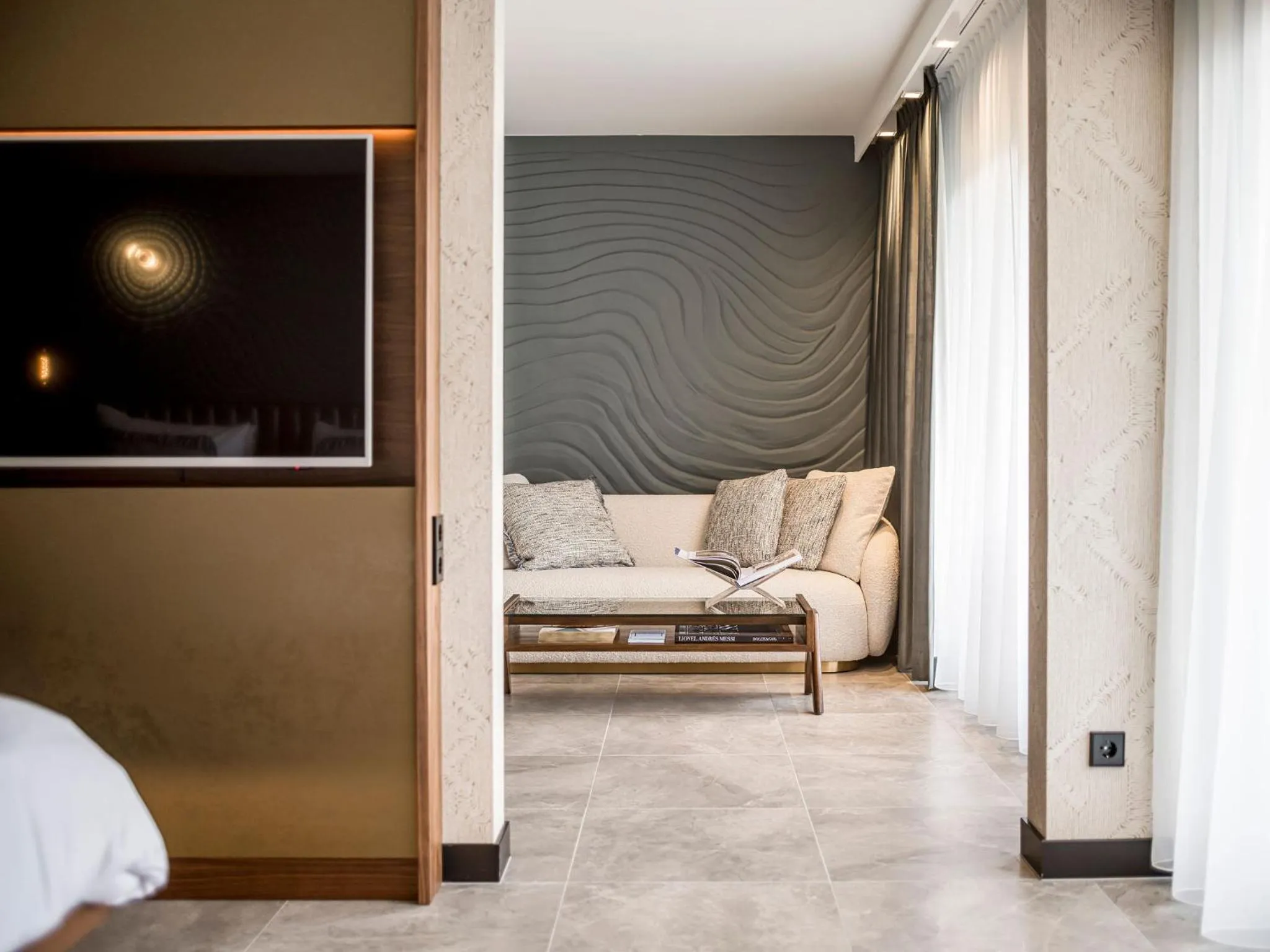 TV and multimedia in Alexander Hotel