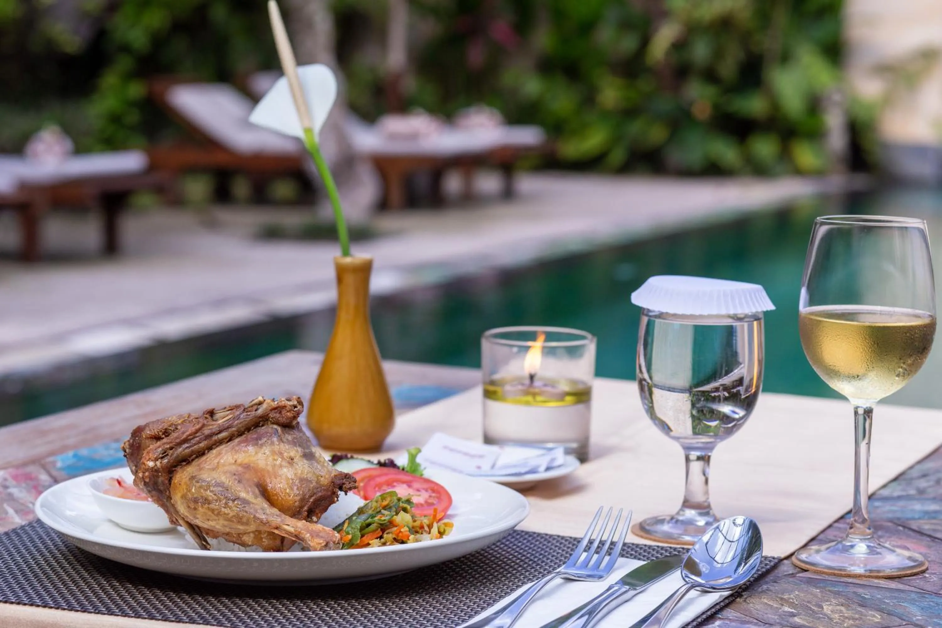 Food and drinks in Awatara Boutique Resort Ubud