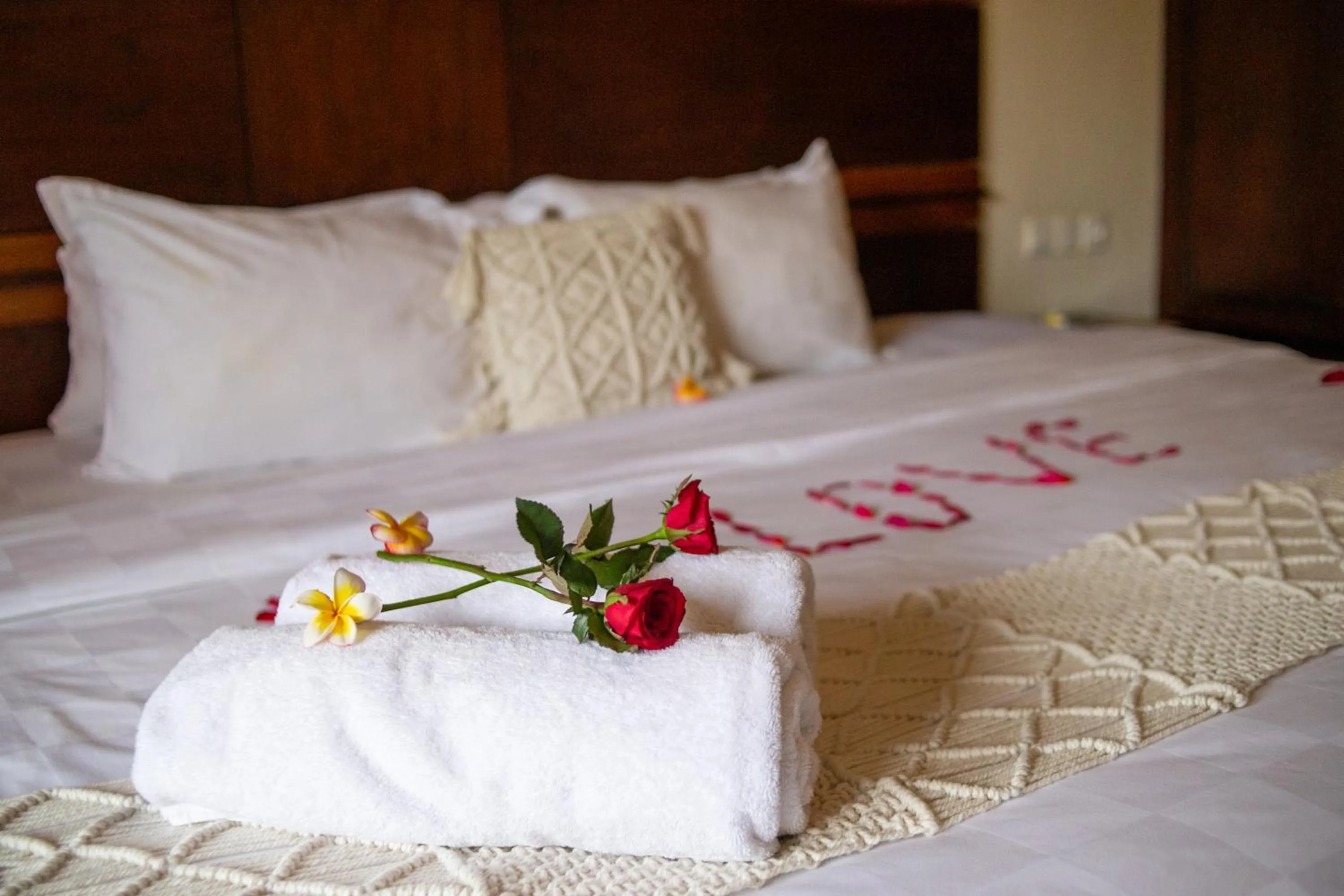 Bed in Awatara Boutique Resort Ubud