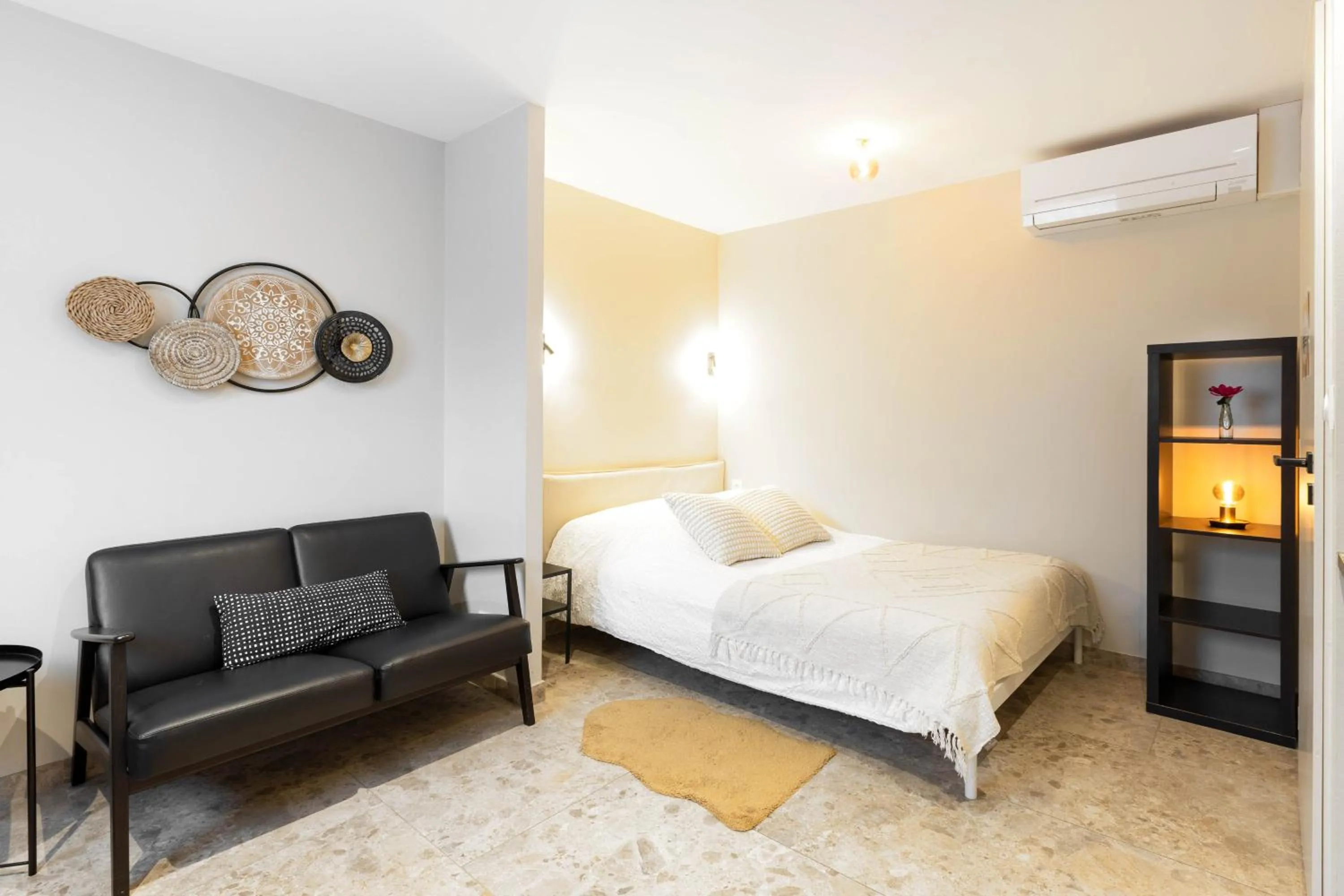 Bed in Appart Hôtel Coraline - Genas Lyon Eurexpo