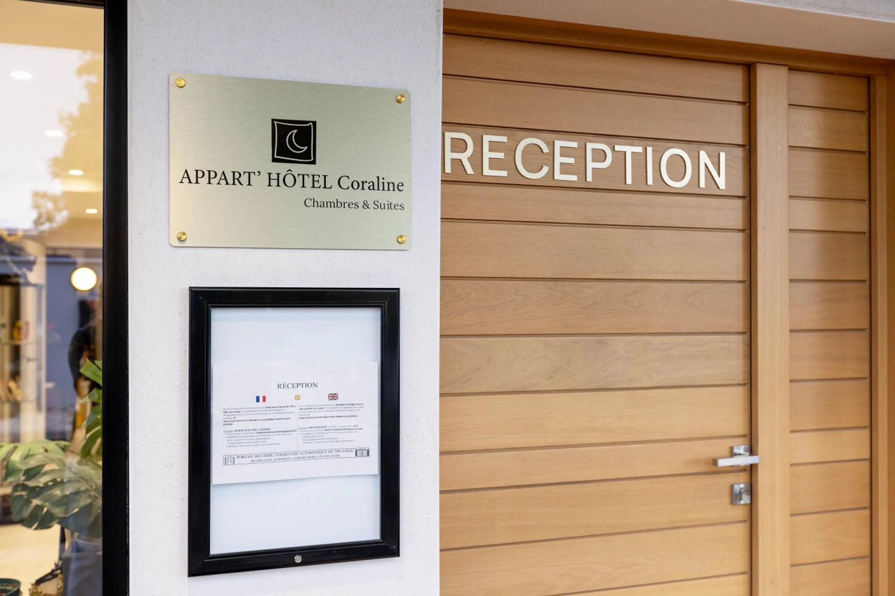 Lobby or reception in Appart Hôtel Coraline - Genas Lyon Eurexpo